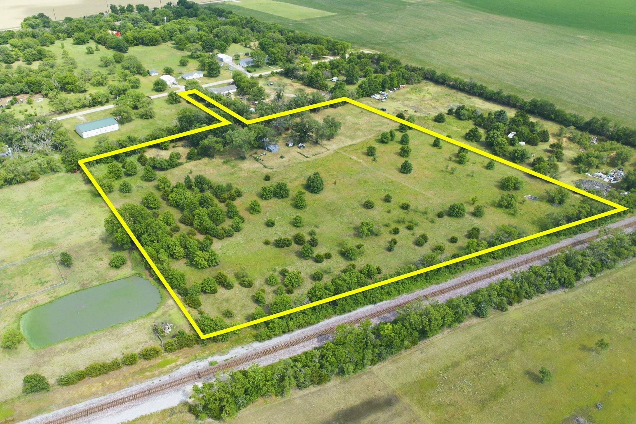8901 S Exposition St, Haysville, KS 67060-7905