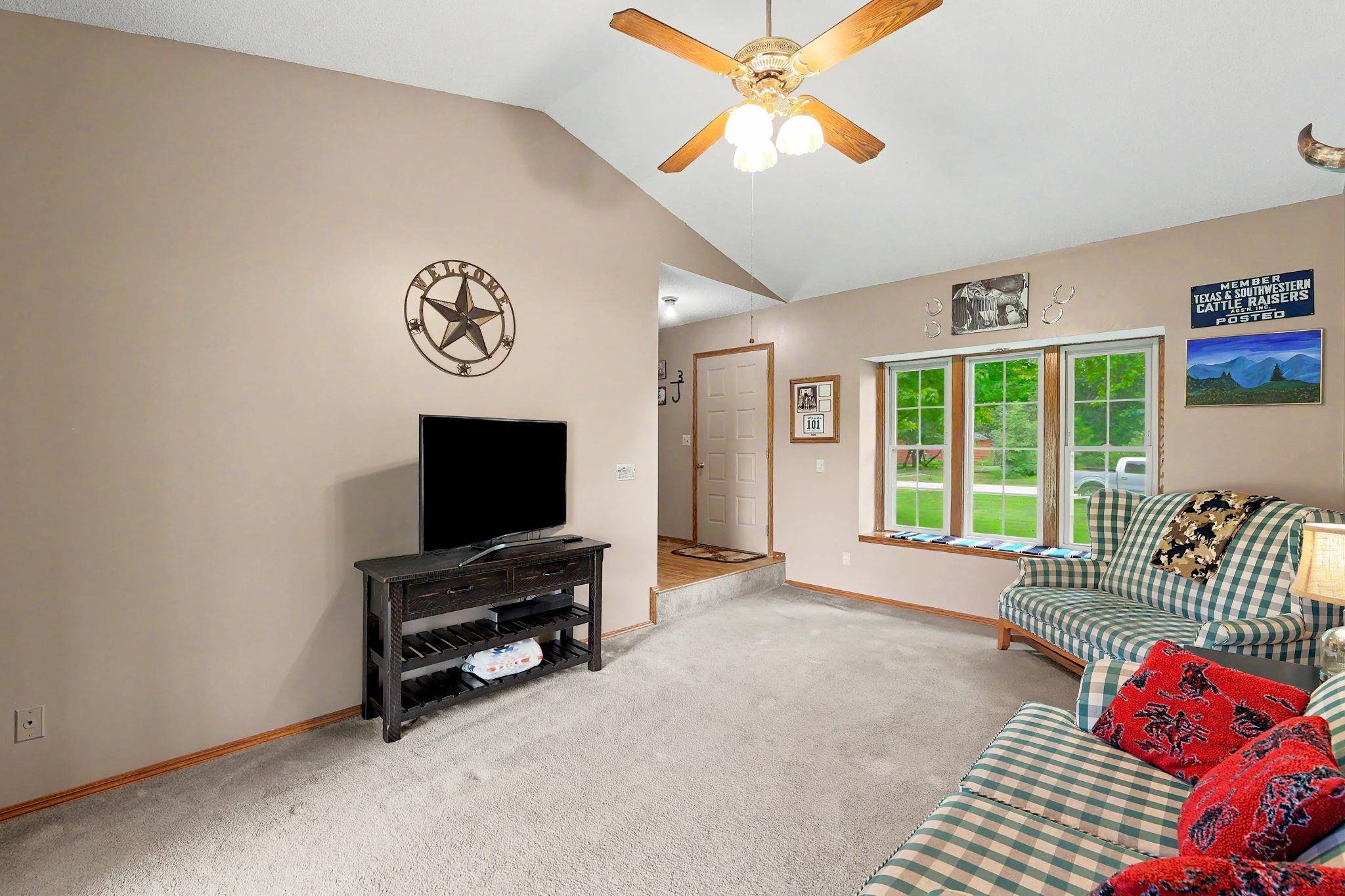 9809 S Laura St, Haysville, KS 67060