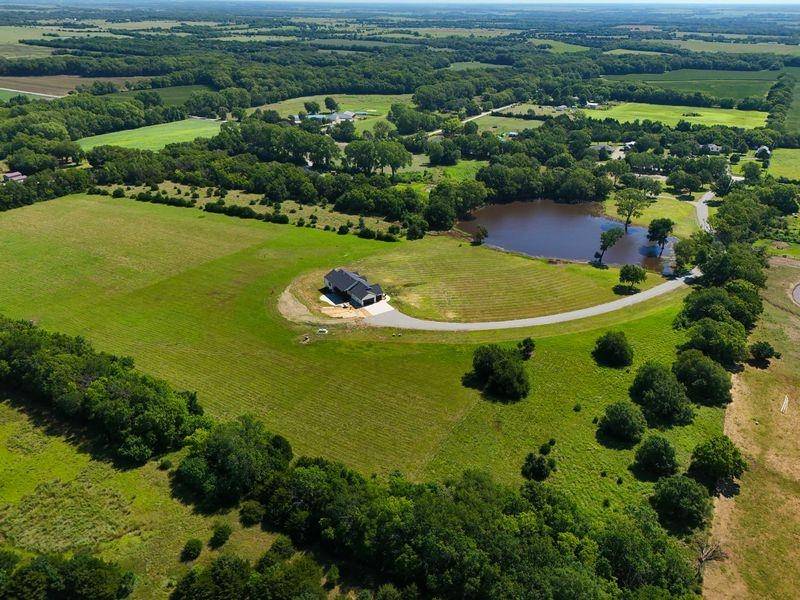20465 SW Tawakoni Rd, Douglass, KS 67039