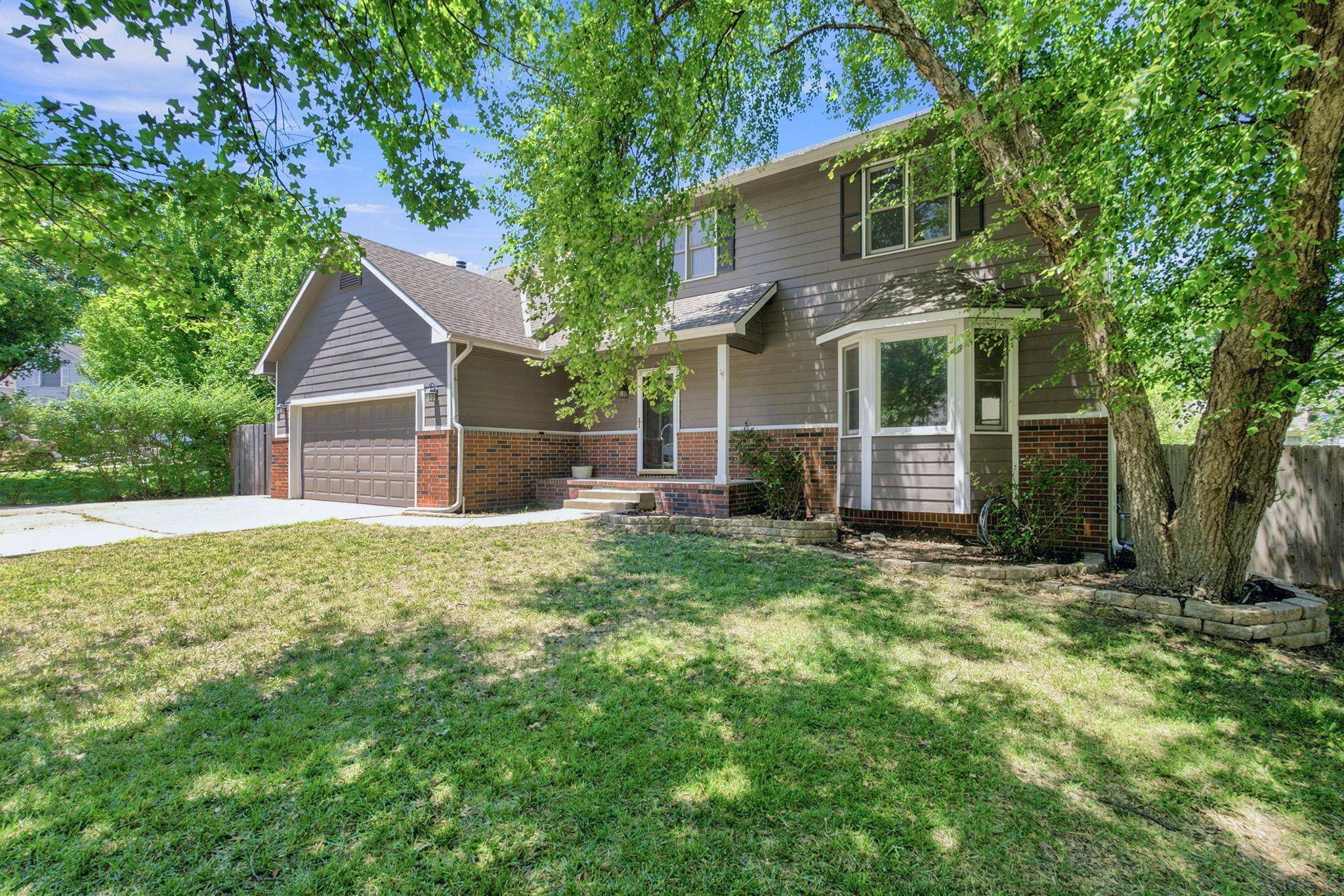 224 E Forest Park Ct, Derby, KS 67037