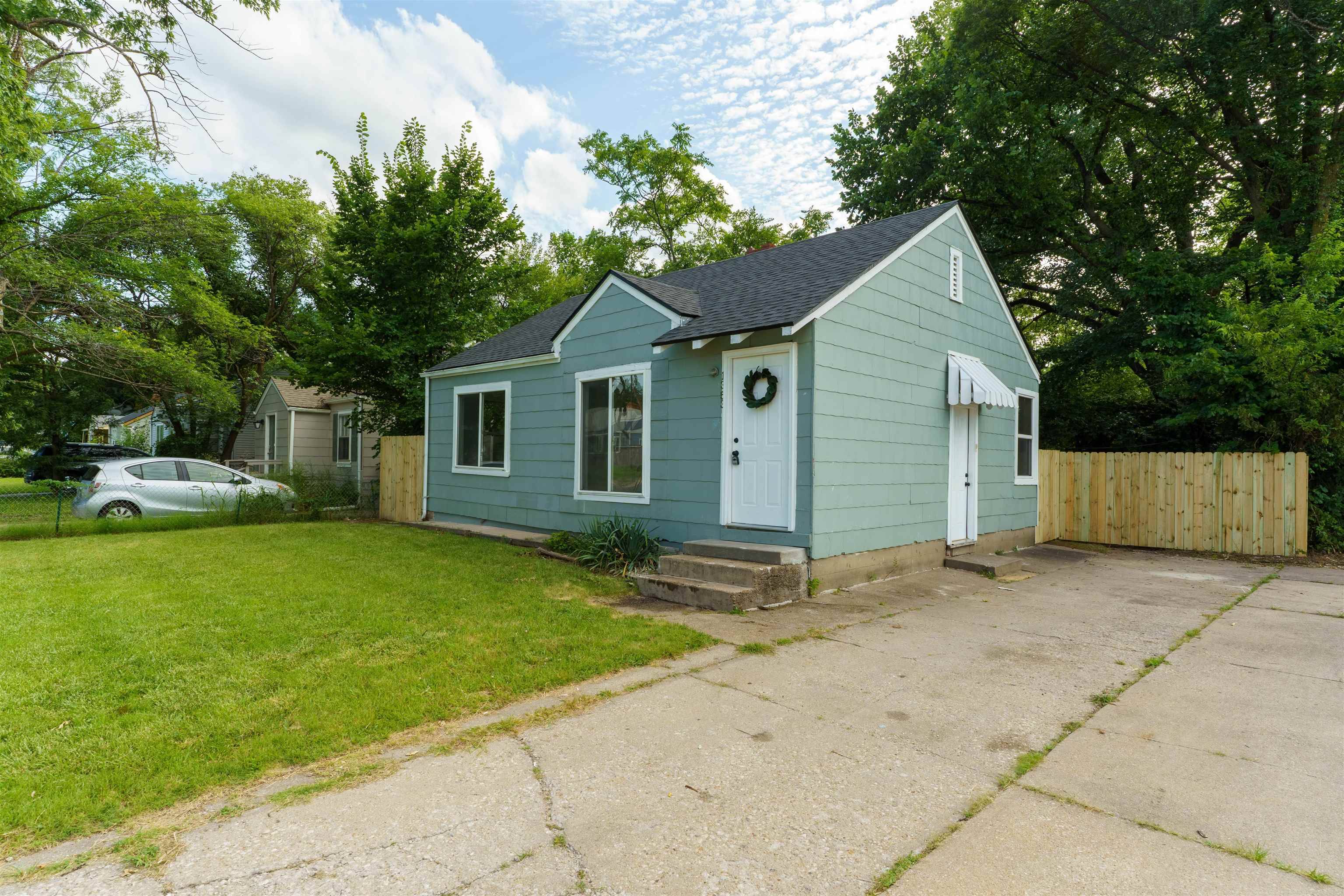 1353 N PERSHING AVE, Wichita, KS 67208