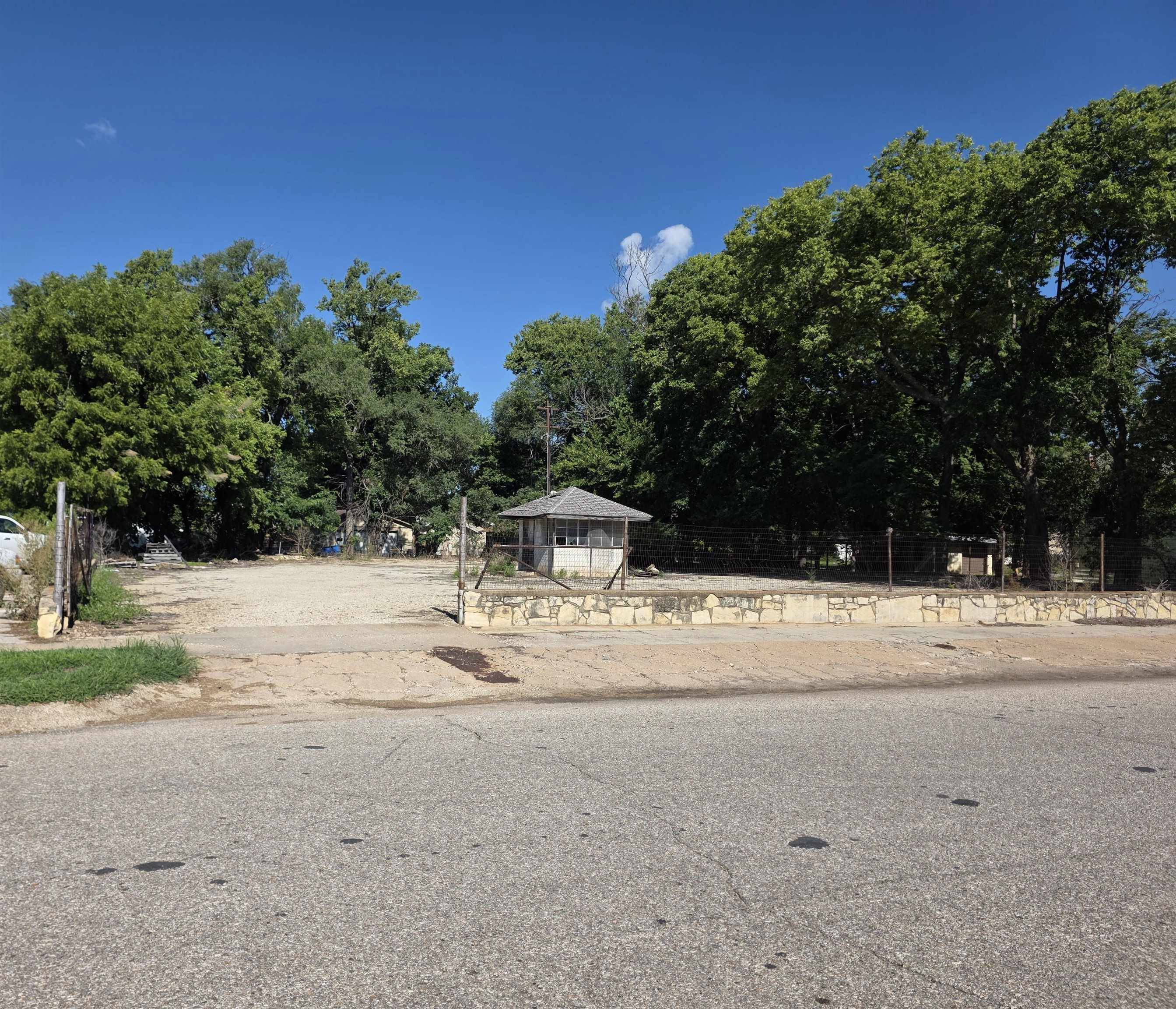 715 Manning, Winfield, KS 67156