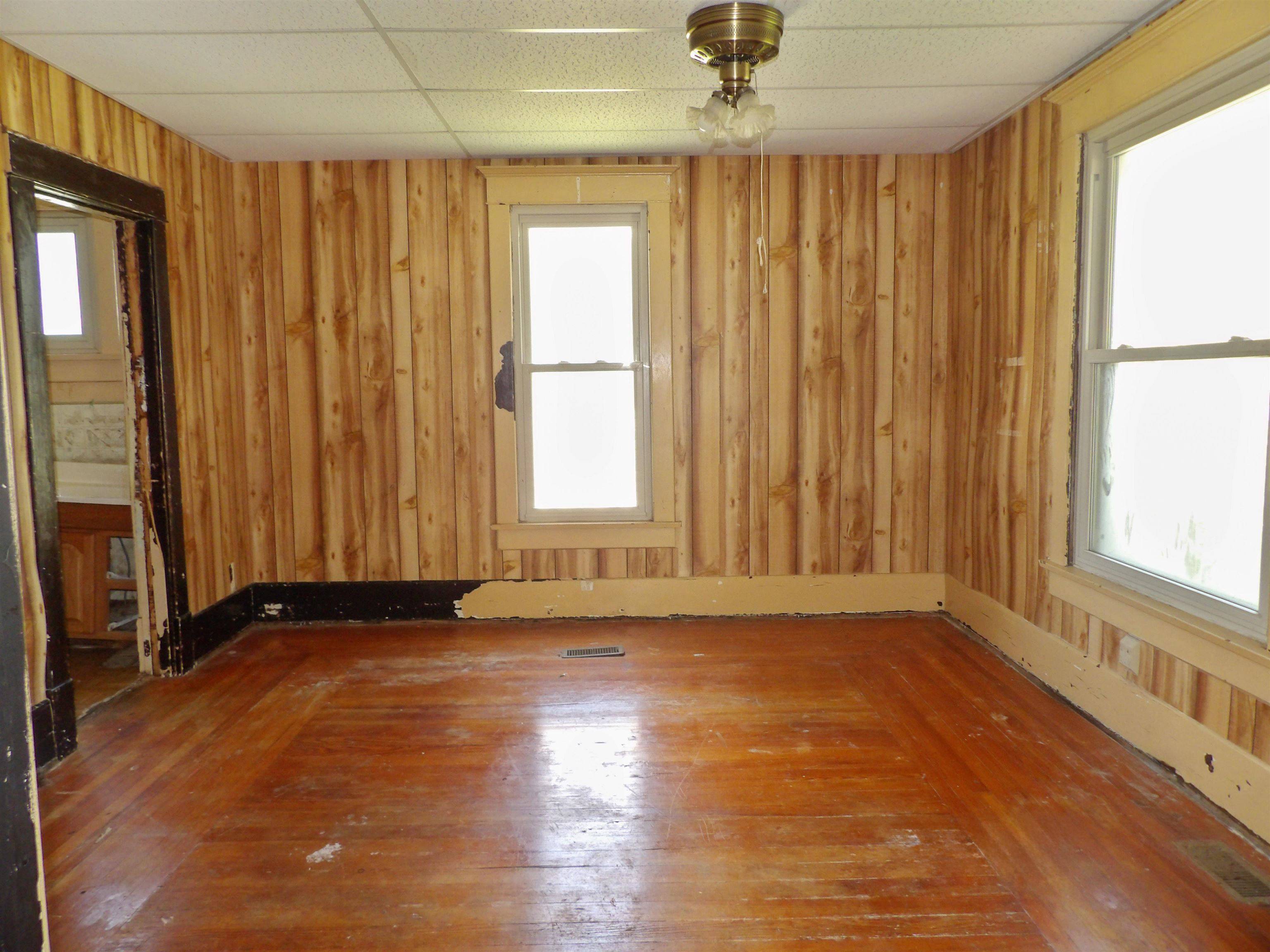 711 S Summit, Arkansas City, KS 67005