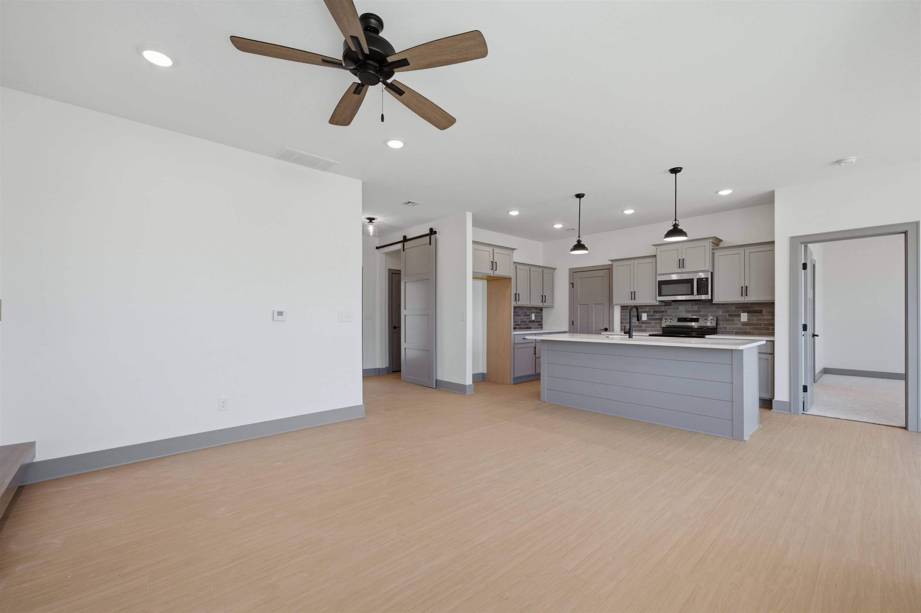 602 Elmwood St, Park City, KS 67147-1124