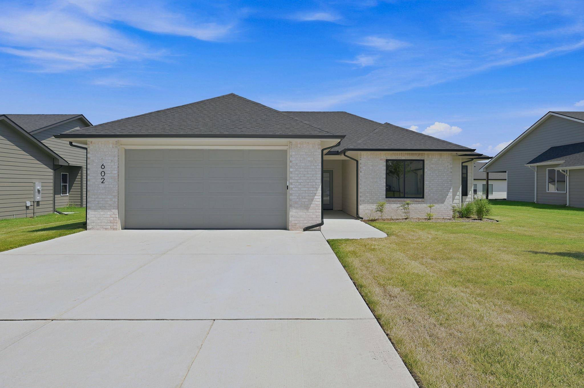 602 Elmwood St, Park City, KS 67147-1124