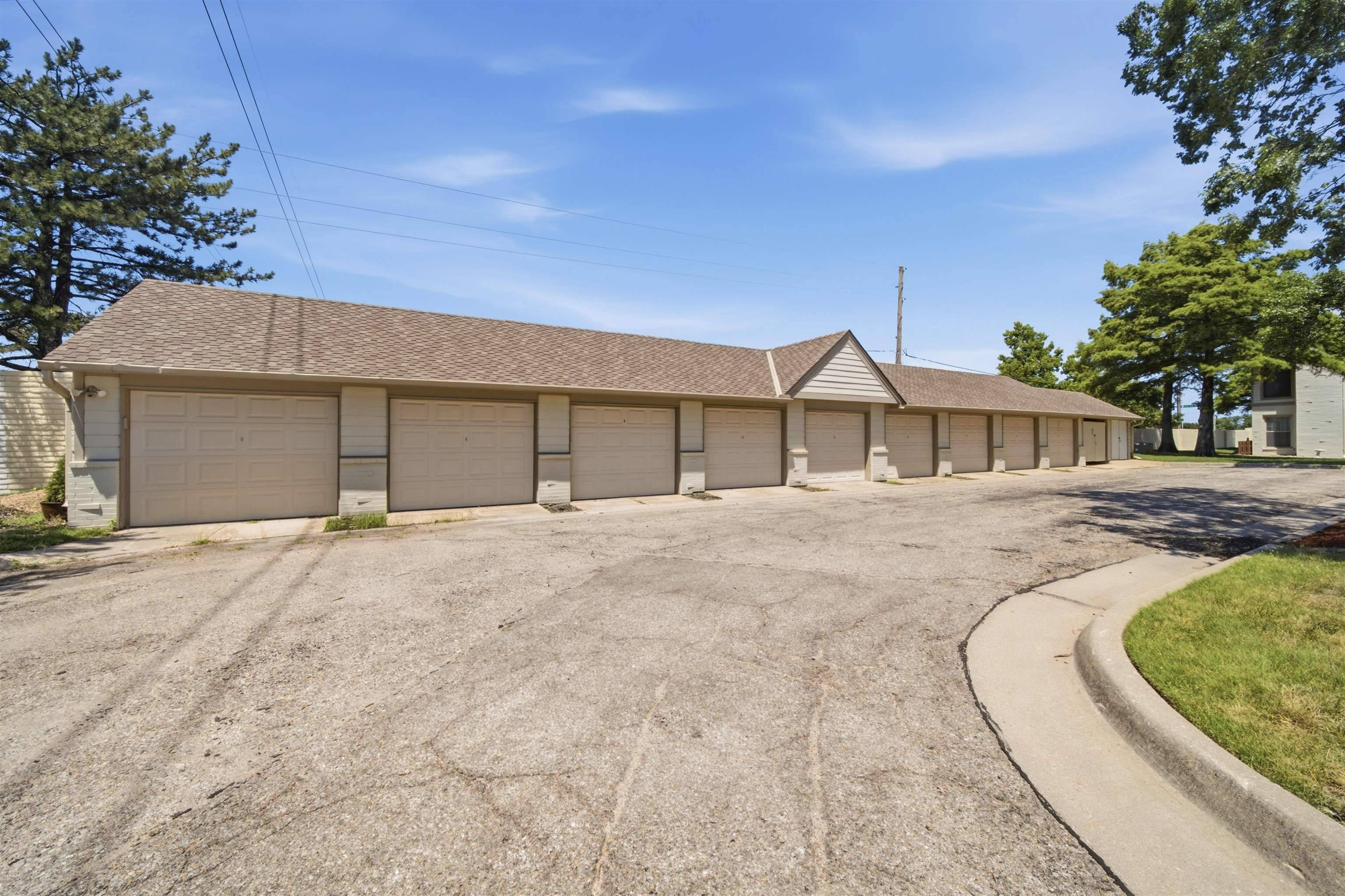 8018 E Woodspring Way, Wichita, KS 67226