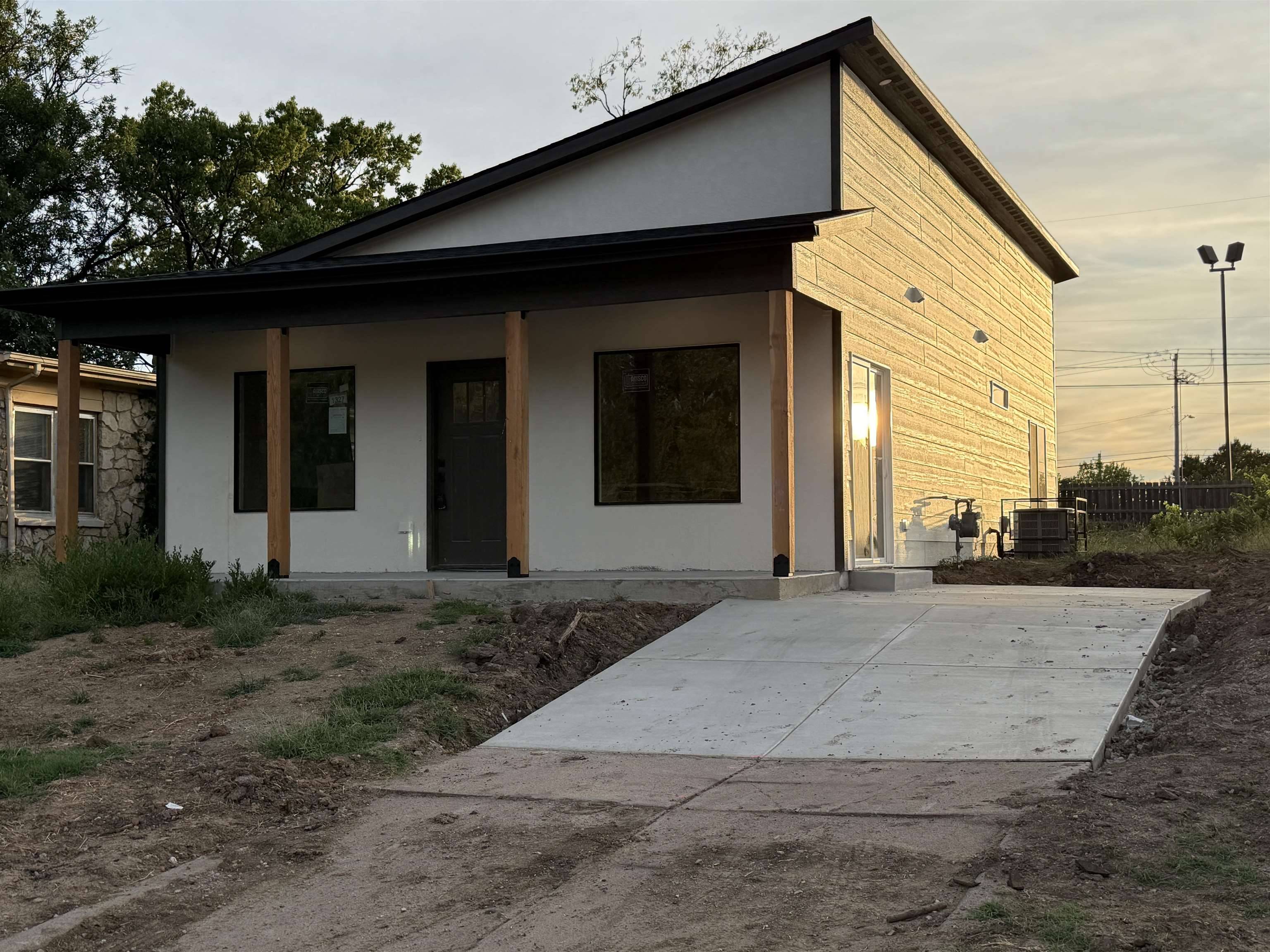 1327 N Holyoke, Wichita, KS 67208