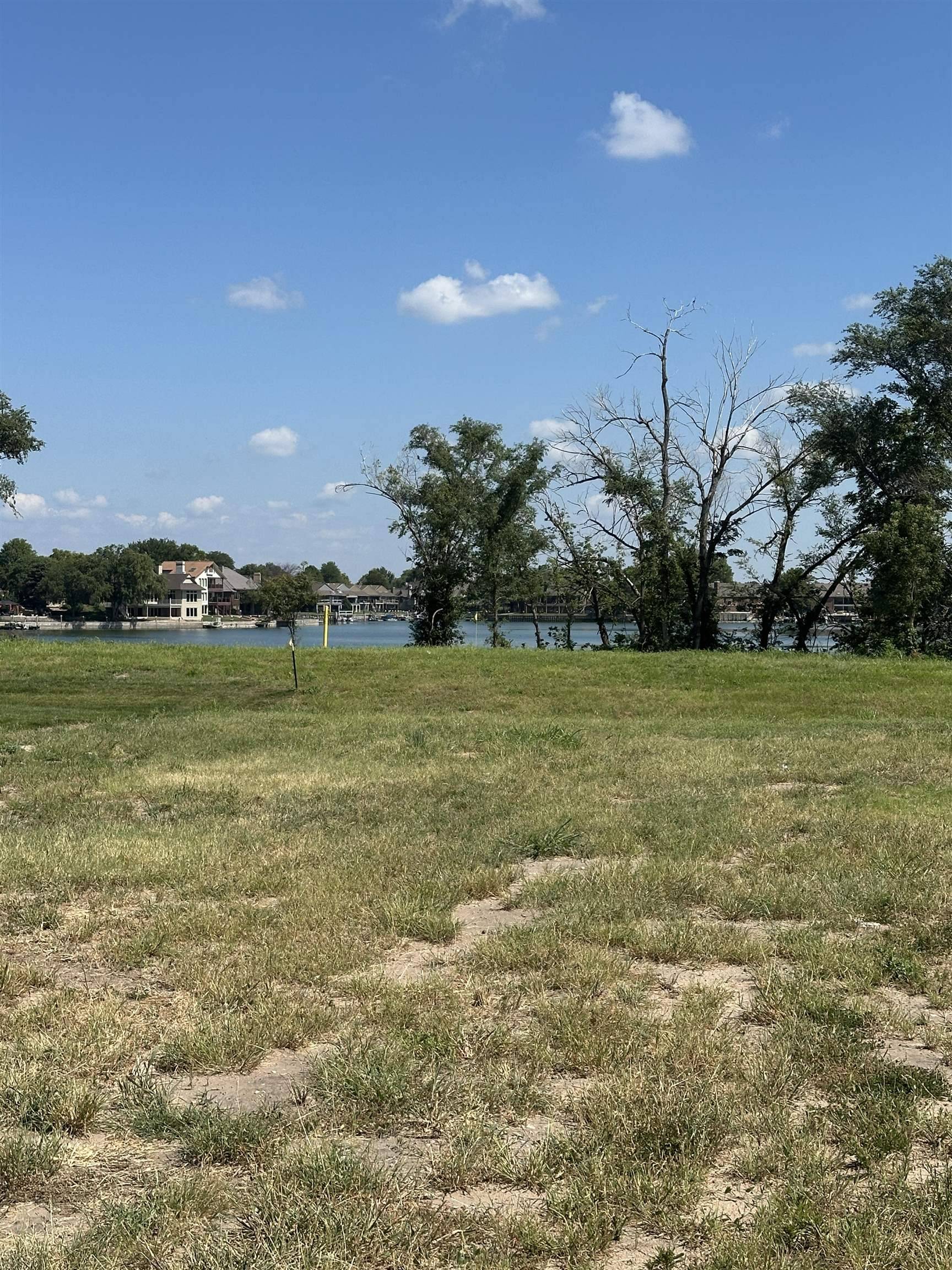 3018 Driftwood, Wichita, KS 67204