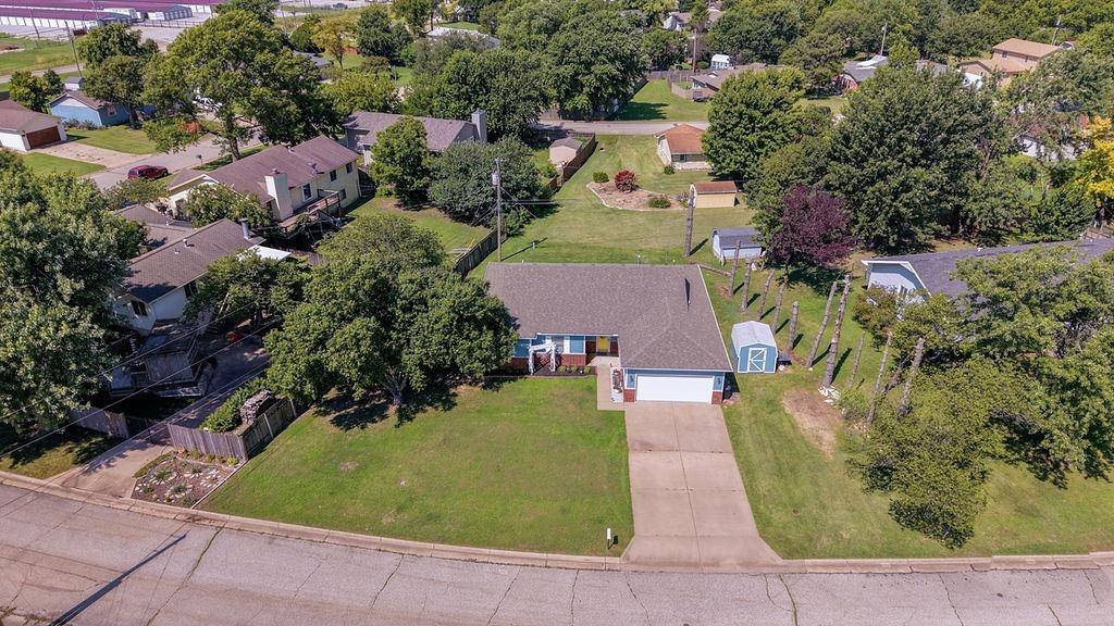 1 Lomond Terrace, Winfield, KS 67156