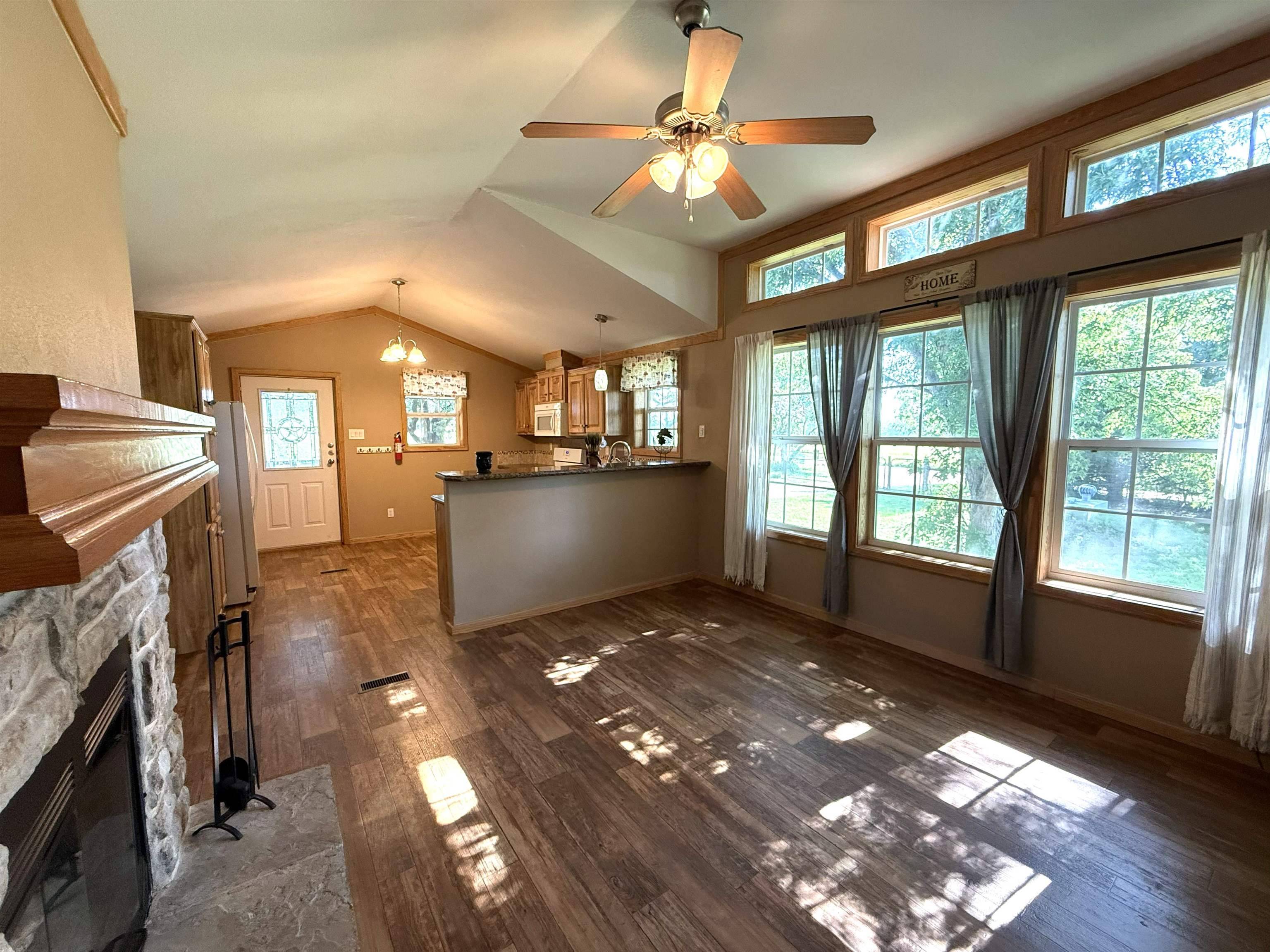 951 N 170th Road, Minneapolis, KS 67467