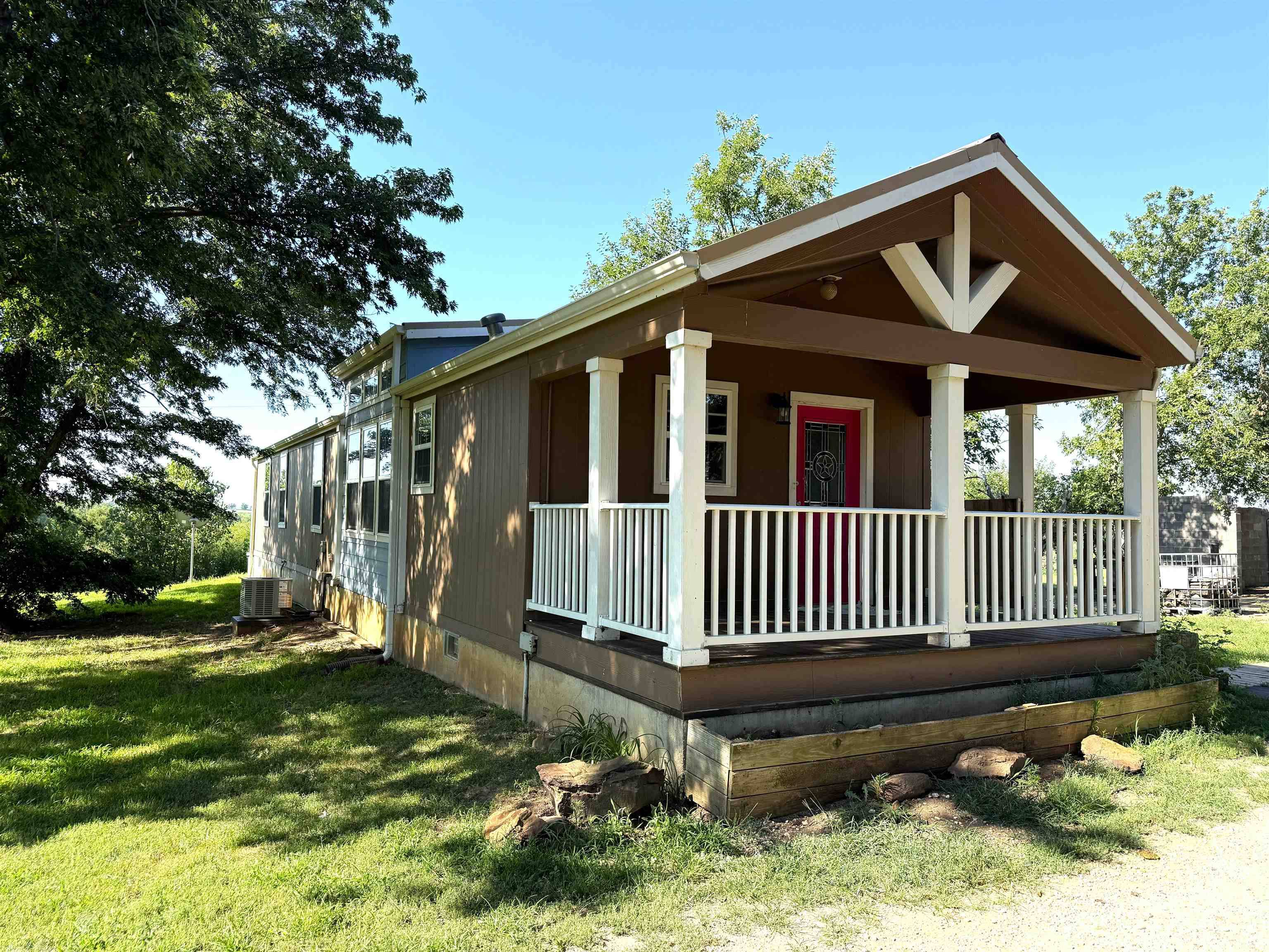 951 N 170th Road, Minneapolis, KS 67467