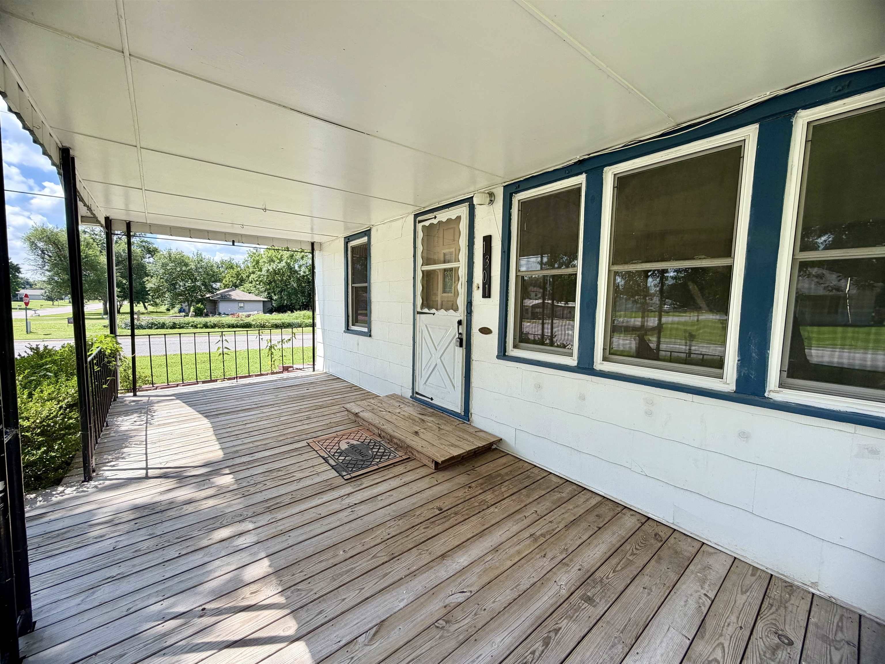 1301 N Main St, Eureka, KS 67045