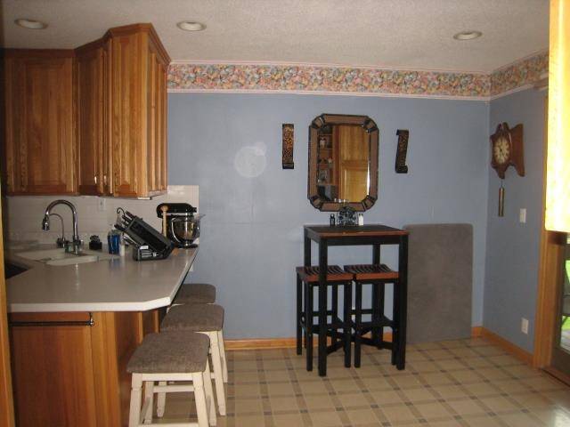 413 N Park Dr, Haysville, KS 67060