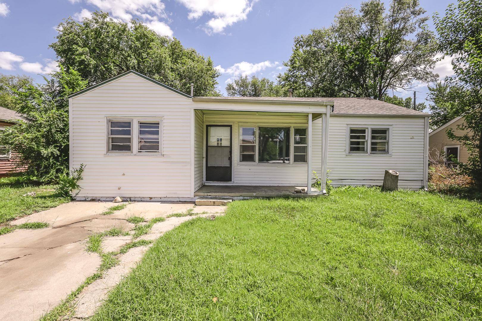 2620 N Poplar, Wichita, KS 67219