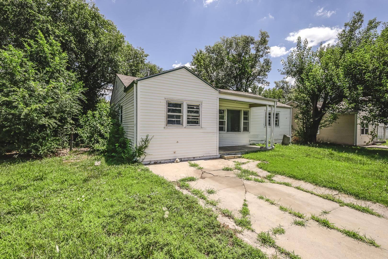 2620 N Poplar, Wichita, KS 67219