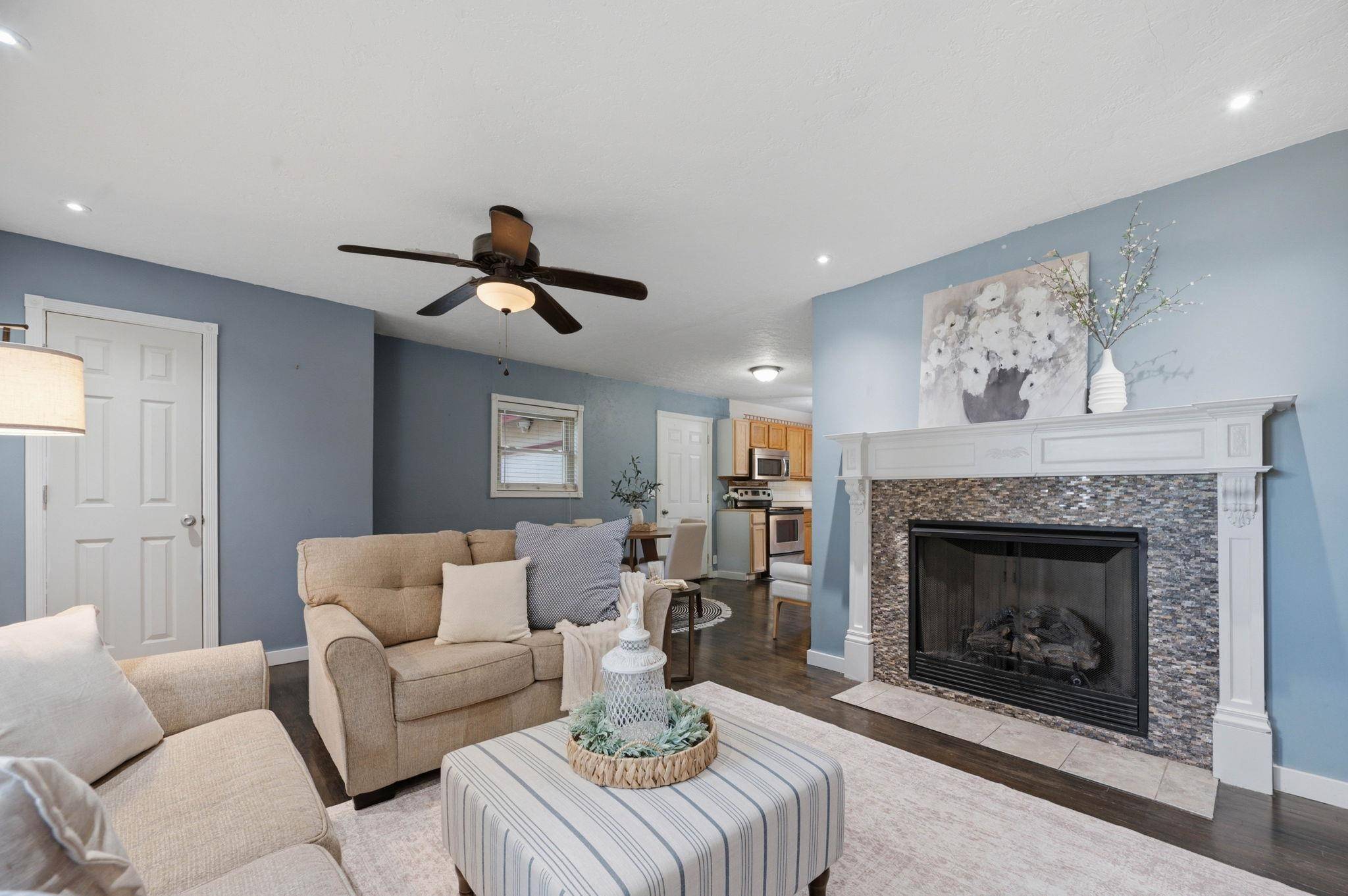 1430 N Prairie Ln, Derby, KS 67037