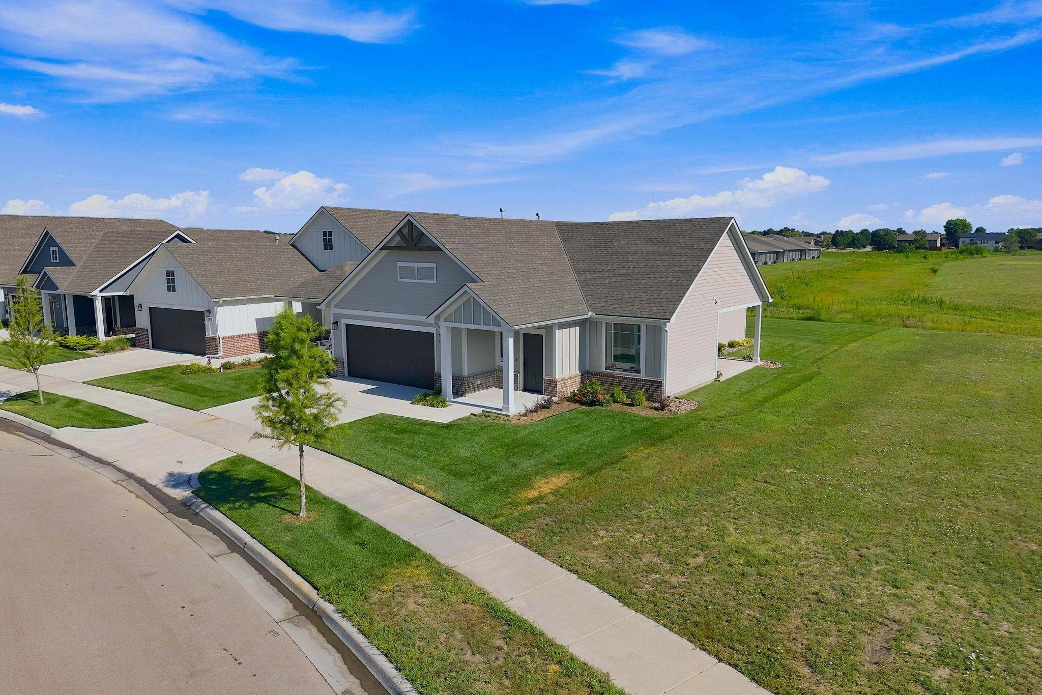 306 W Boxthorn Dr, Andover, KS 67002