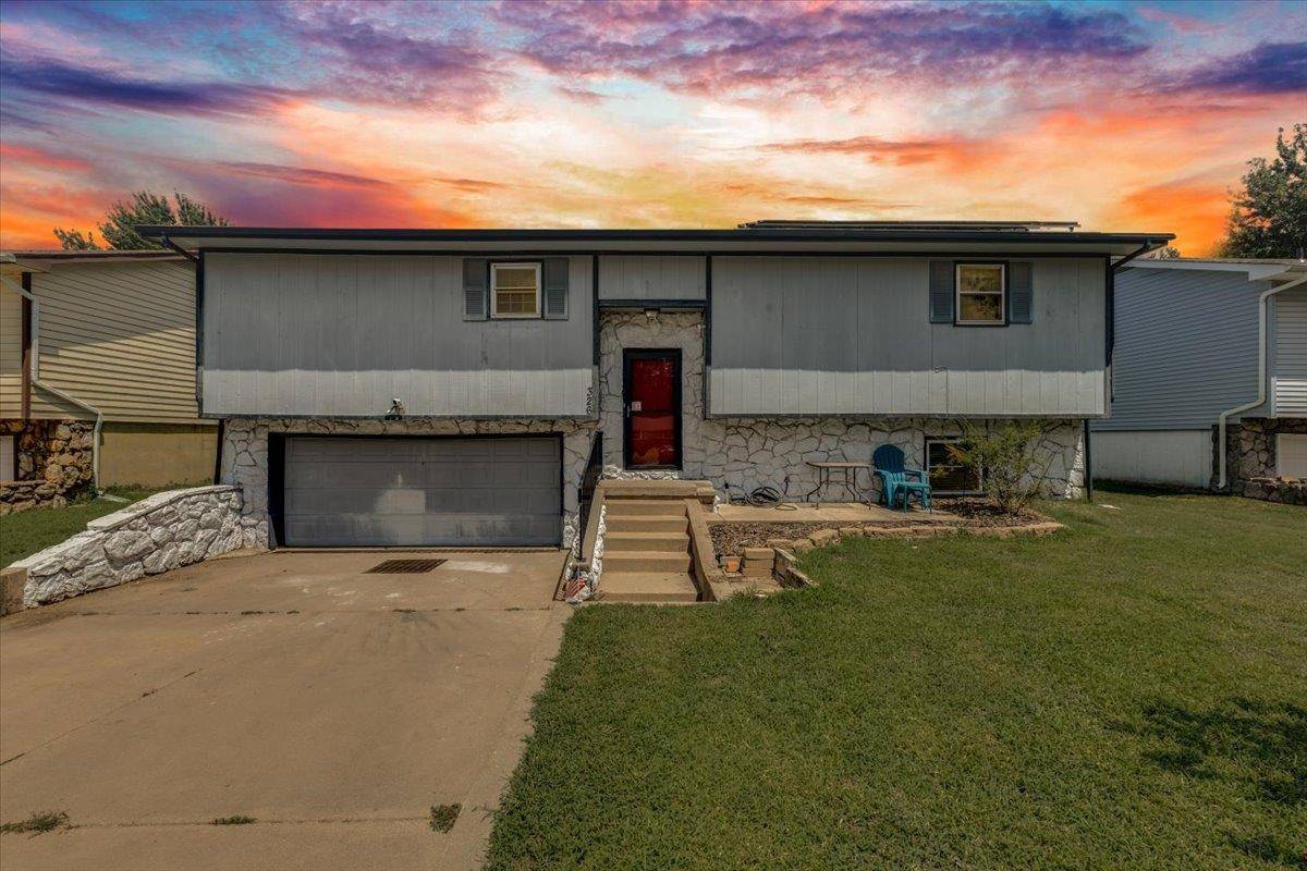 326 N Jane St, Haysville, KS 67060-1341
