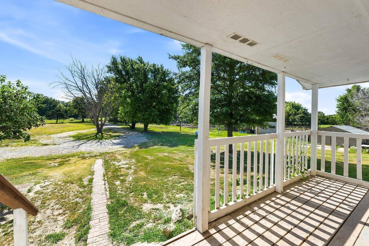 16775 SW Cherokee, Douglass, KS 67039