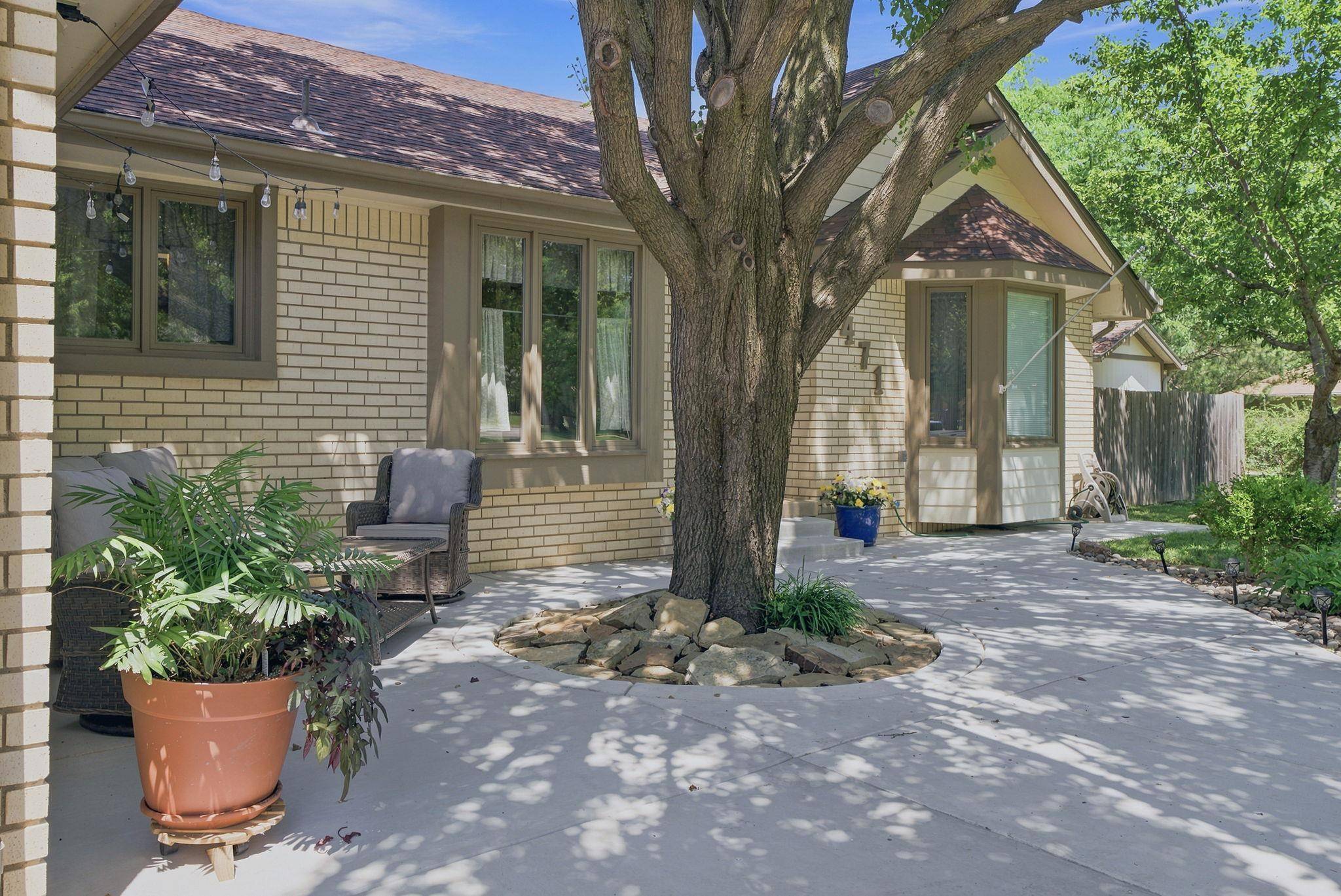 2471 N Winstead Cir, Wichita, KS 67226