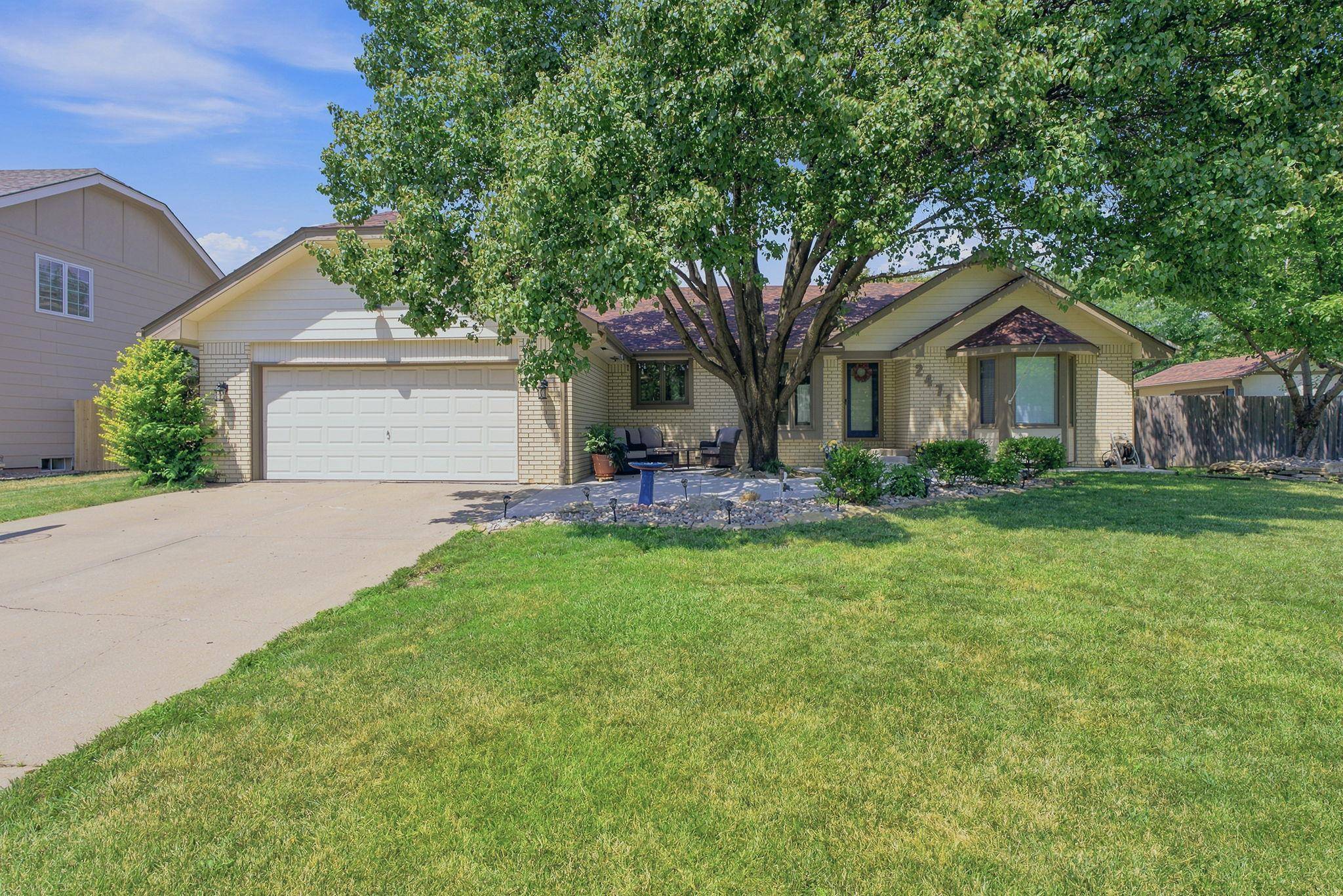 2471 N Winstead Cir, Wichita, KS 67226