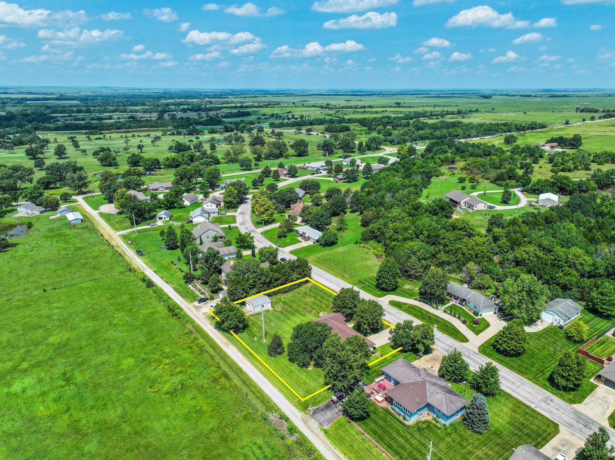 1009 Country Club Dr, Eureka, KS 67045