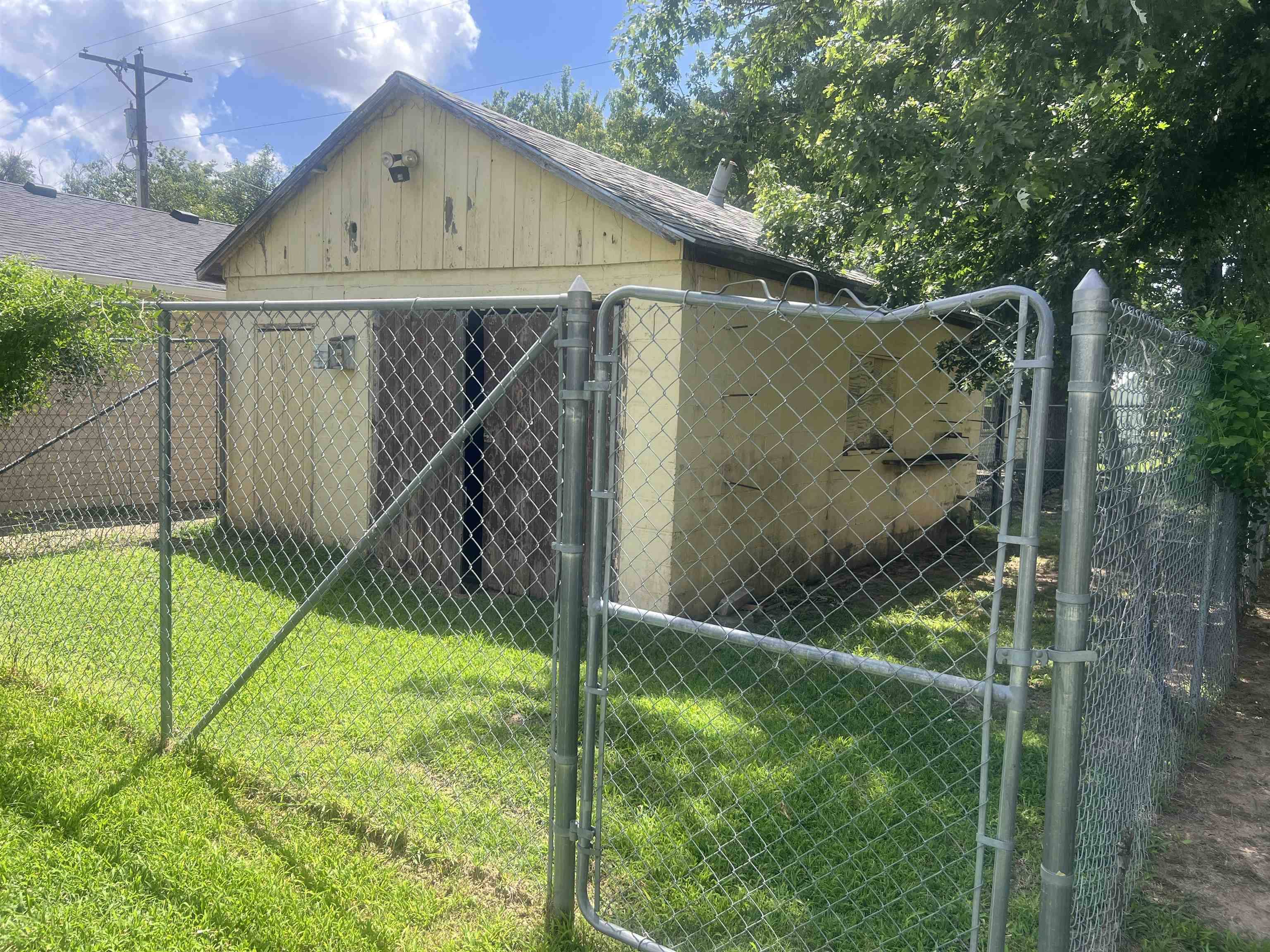 1611 N 8, Arkansas City, KS 67005