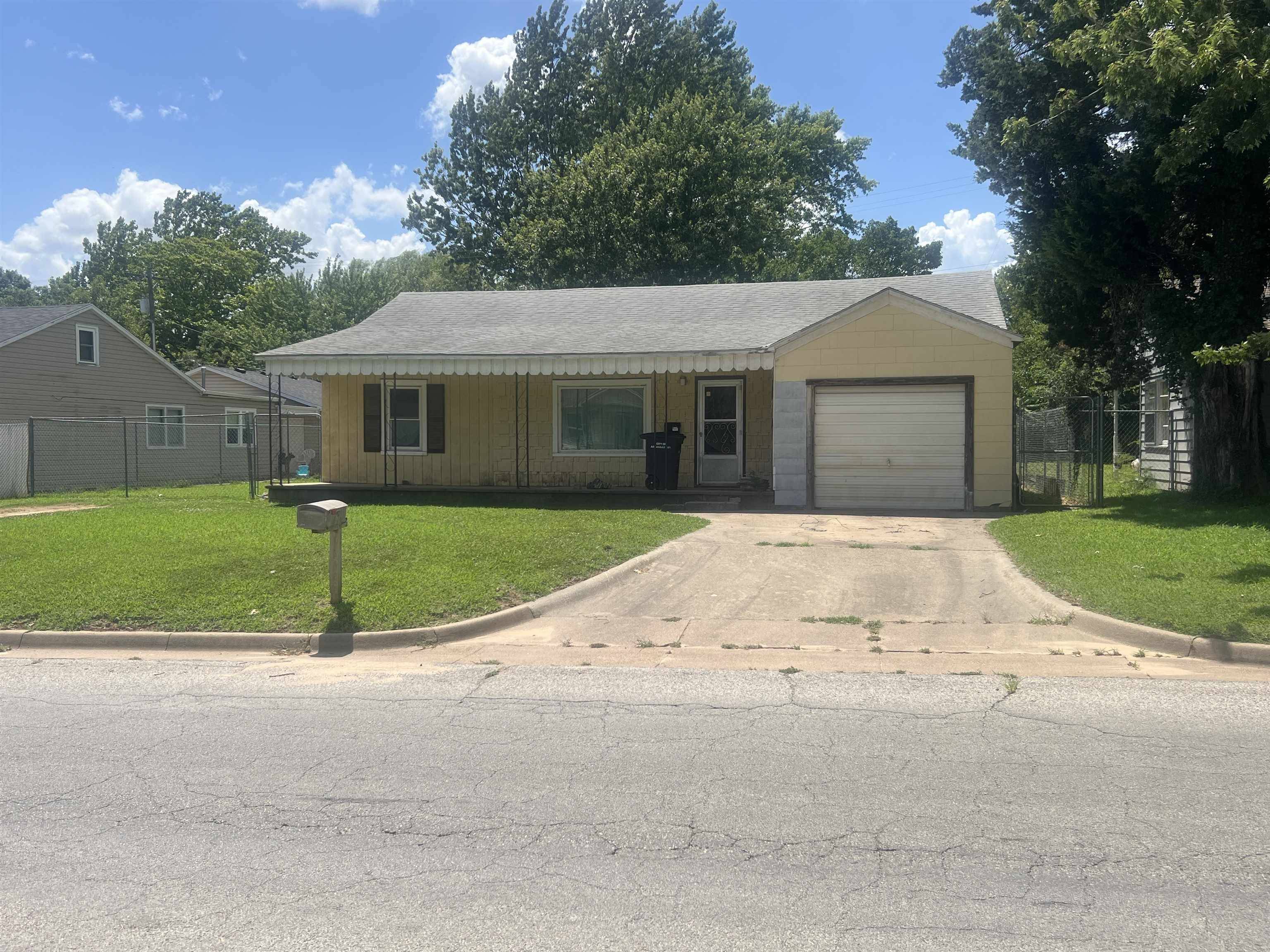 1611 N 8, Arkansas City, KS 67005