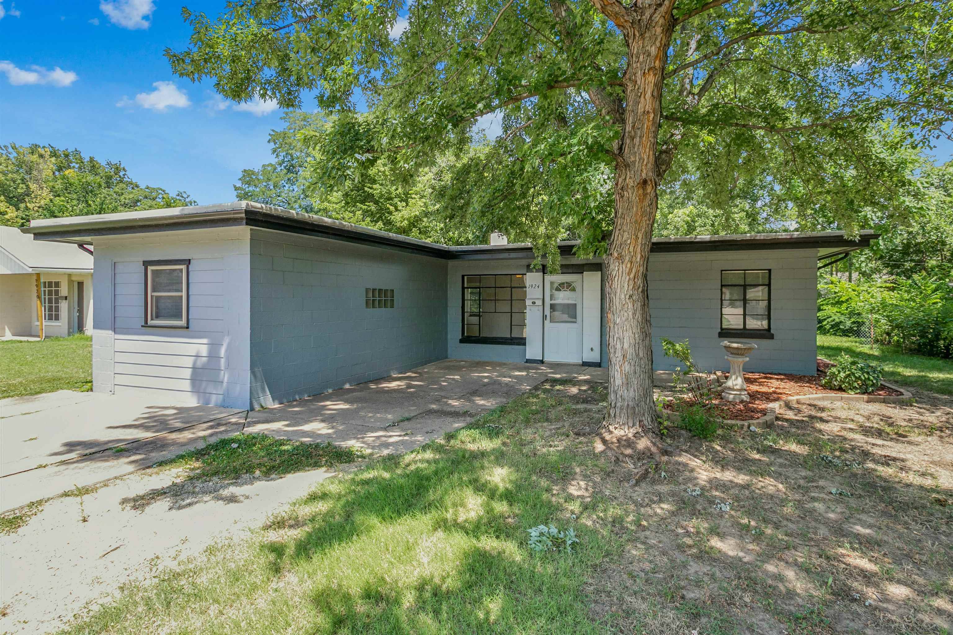 1924 S Fern Ave, Wichita, KS 67213