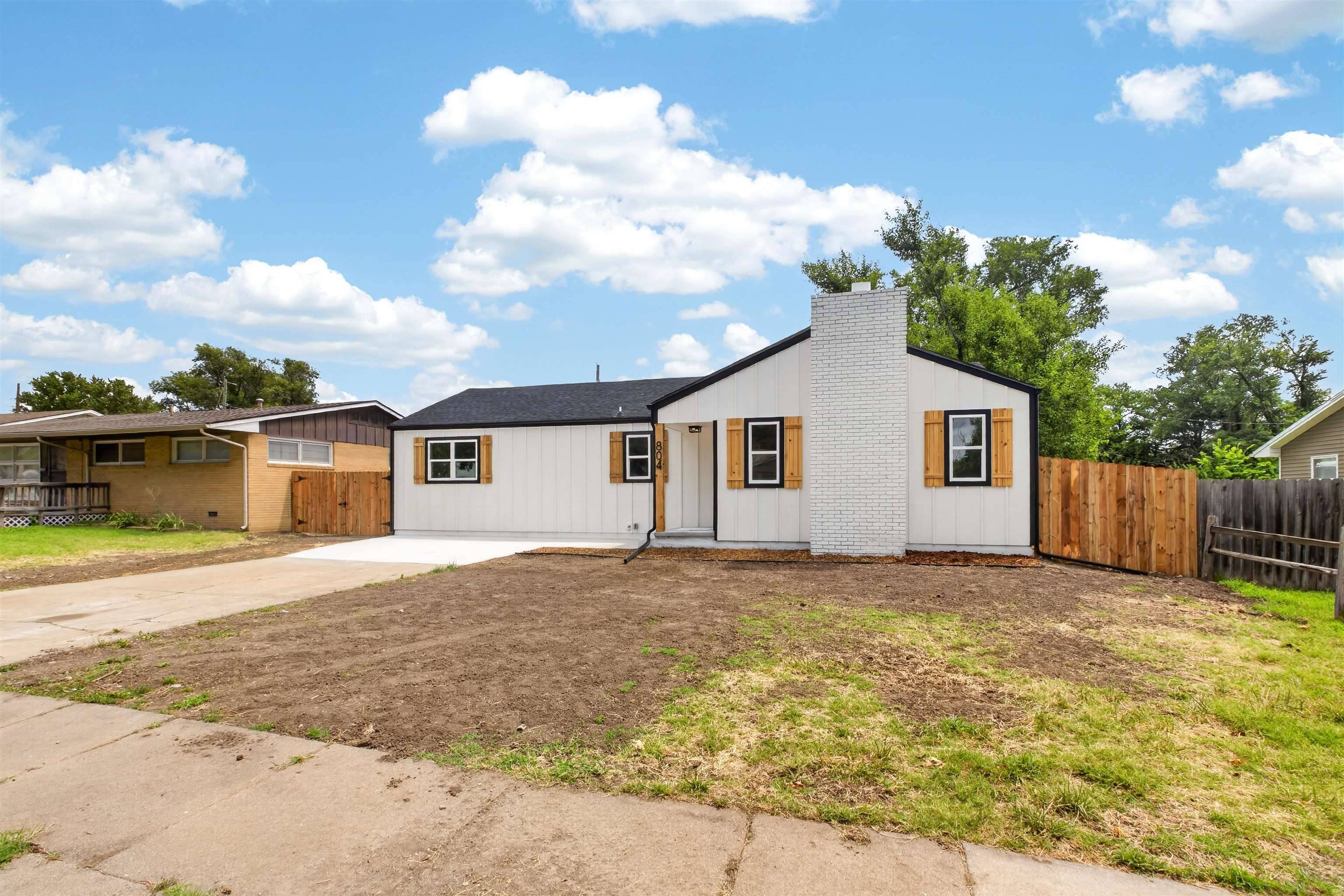 804 Sunset Ln, El Dorado, KS 67042