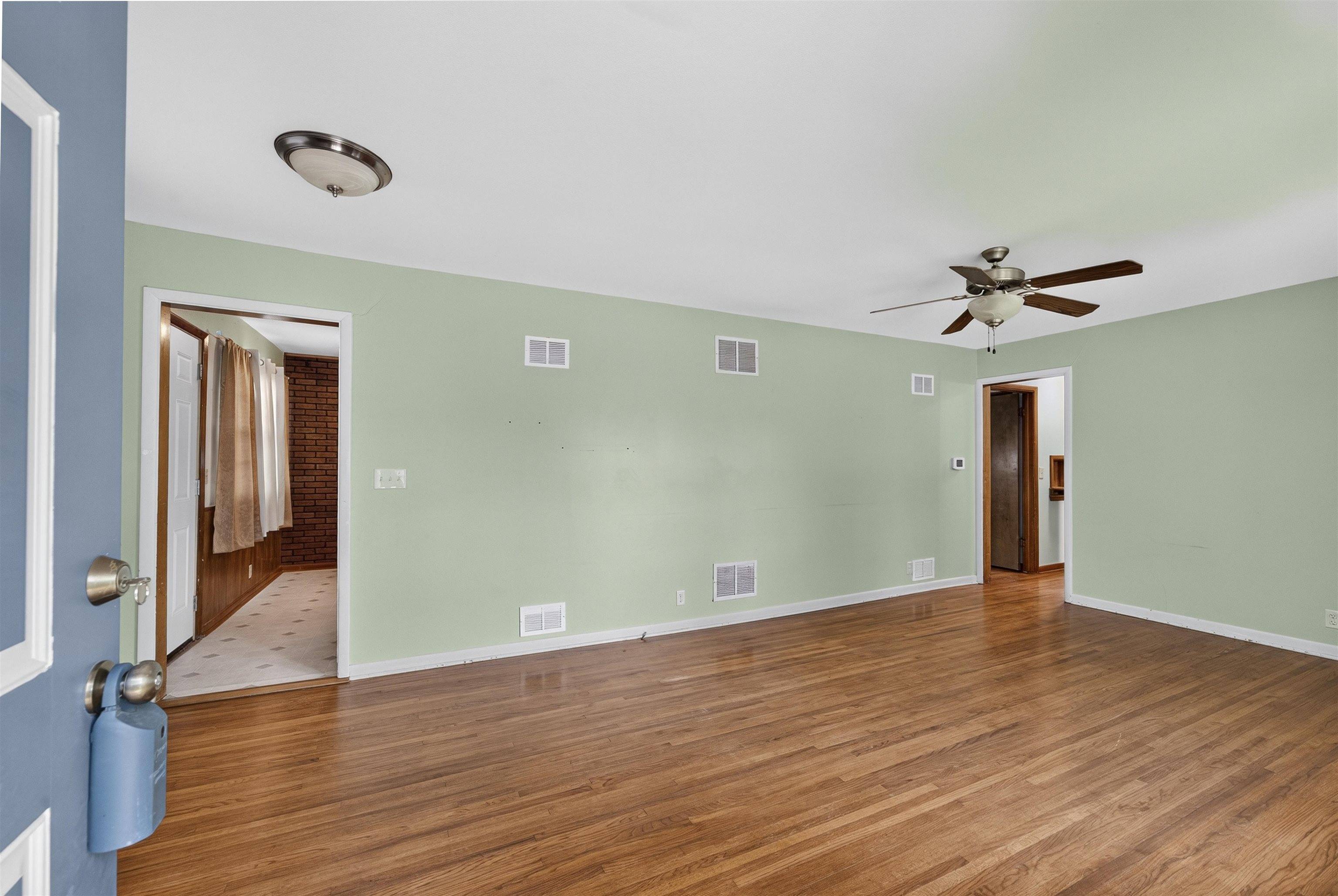 130 E Springdale, Derby, KS 67037