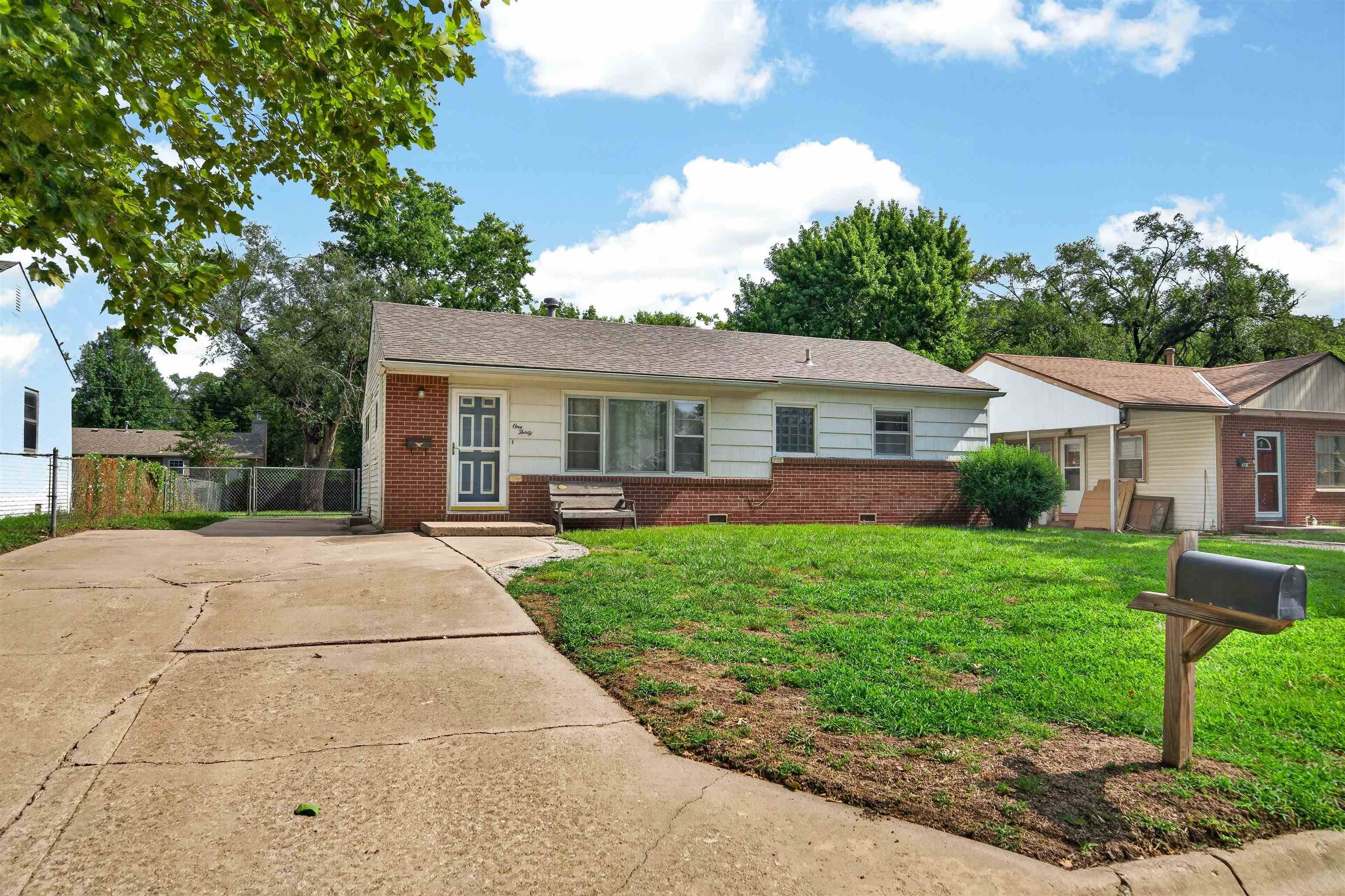 130 E Springdale, Derby, KS 67037