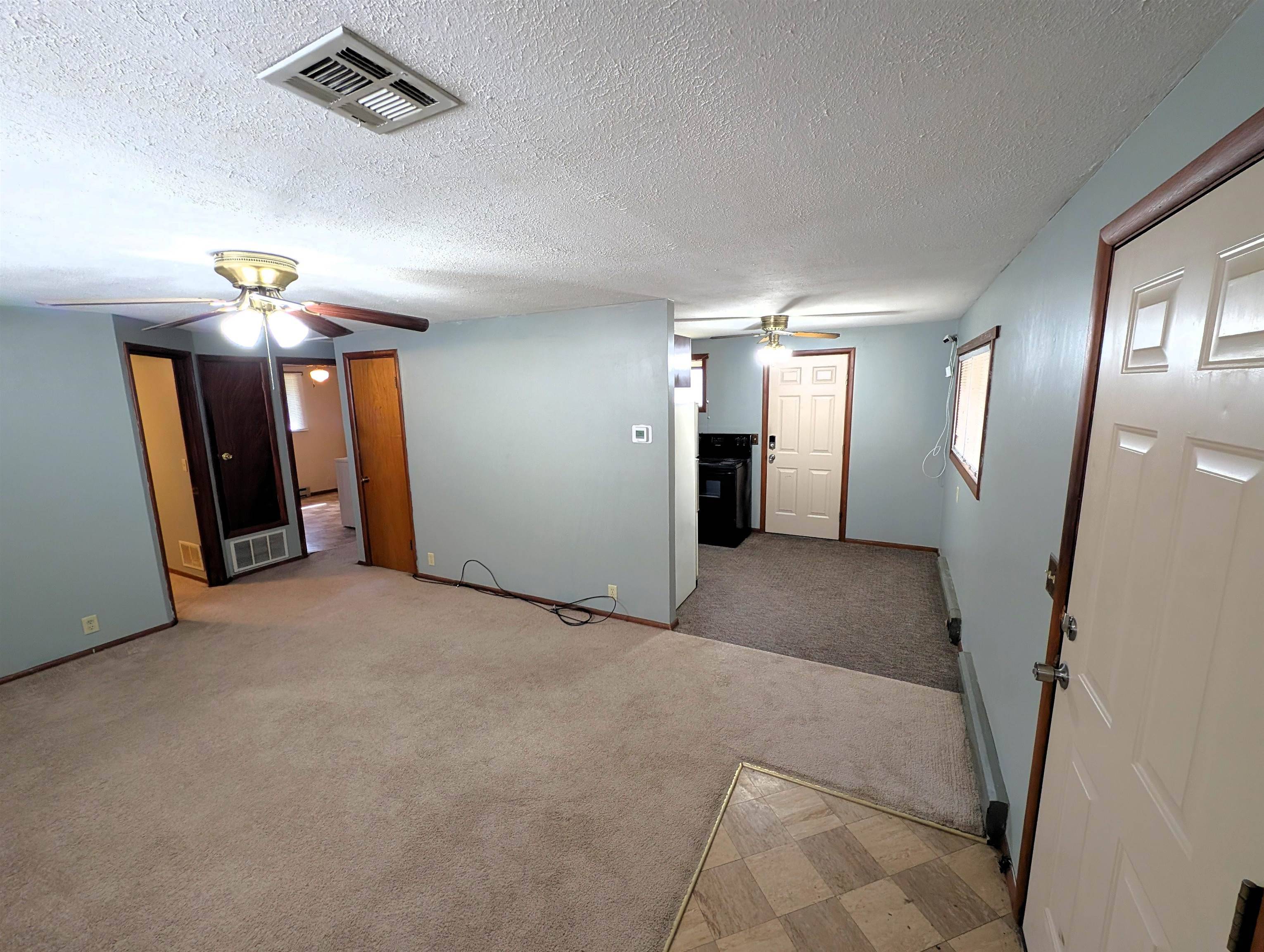 1206 N 8th St, Salina, KS 67401