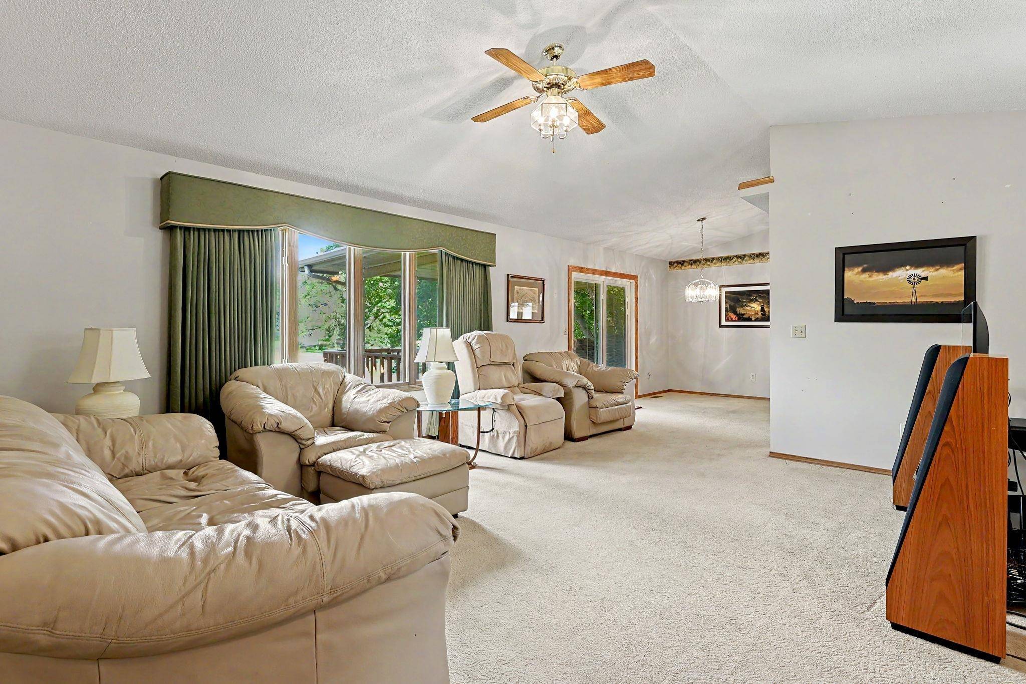 405 Sherman Dr, Newton, KS 67114