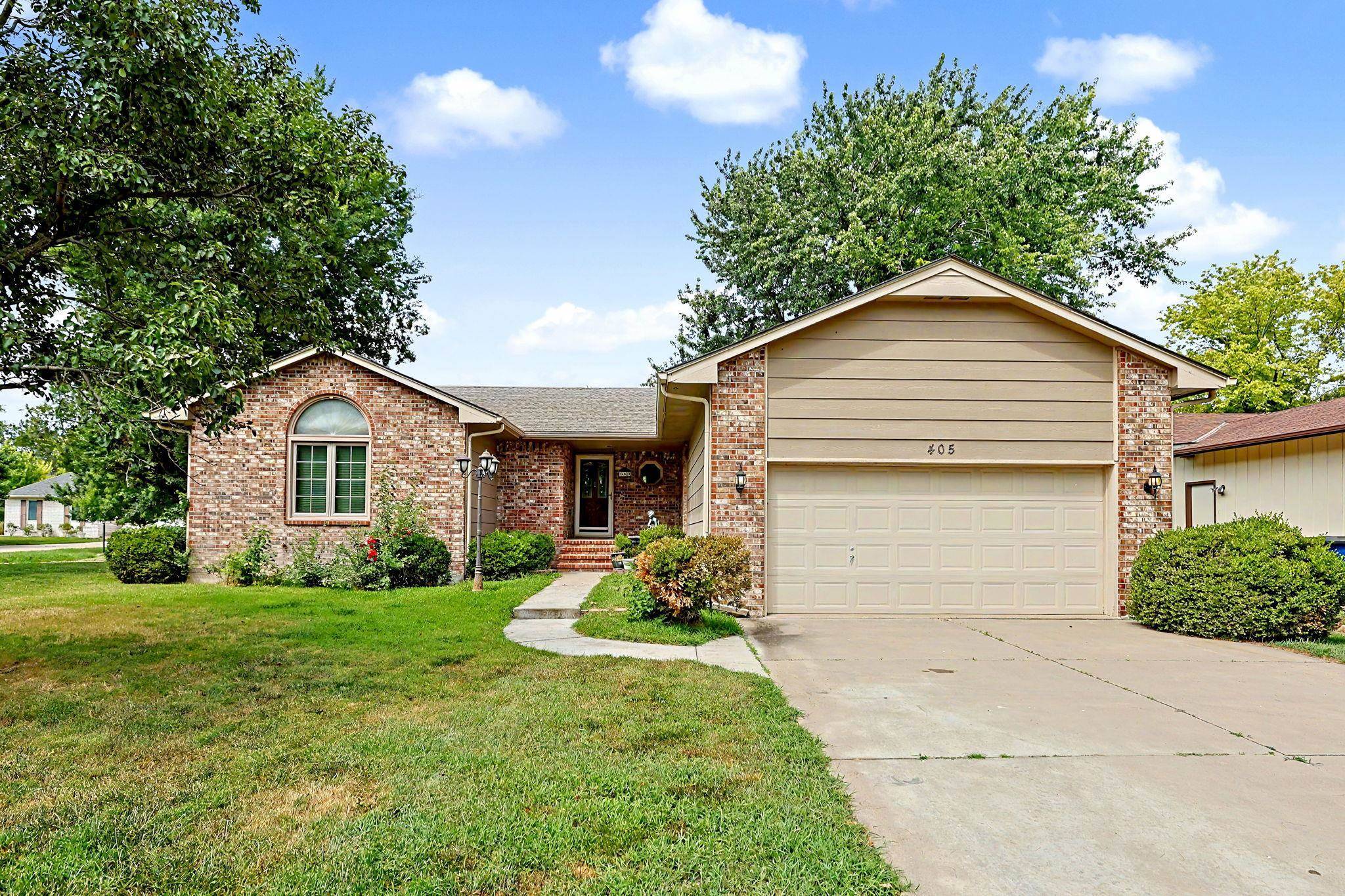 405 Sherman Dr, Newton, KS 67114