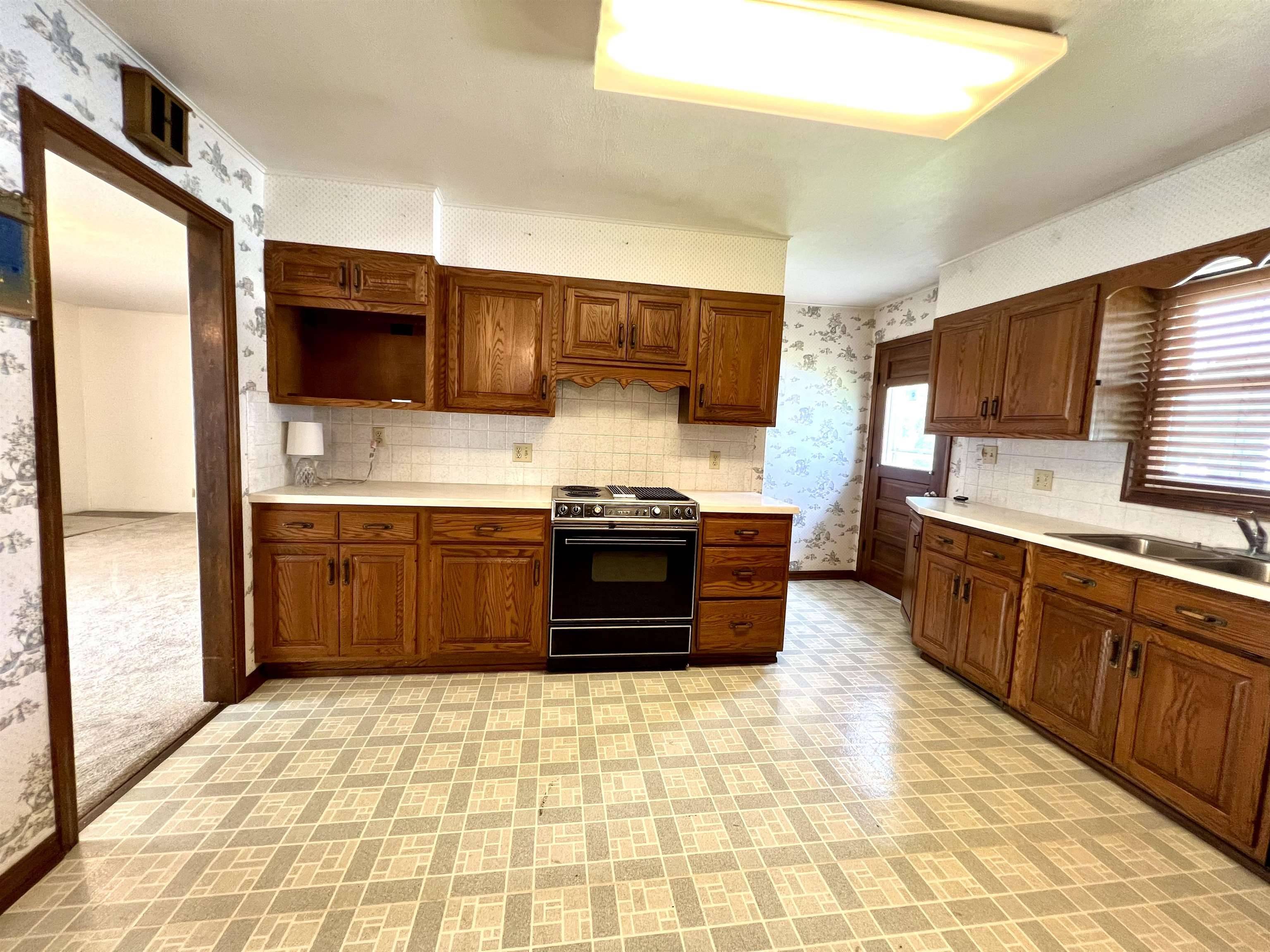 1015 N 10th, Arkansas City, KS 67005