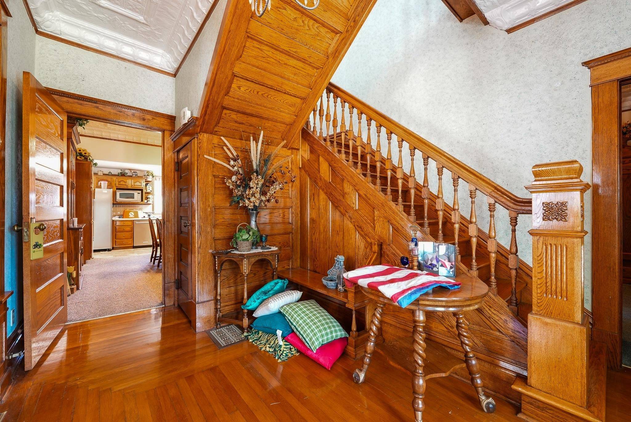 438 E Main St, Mount Hope, KS 67108