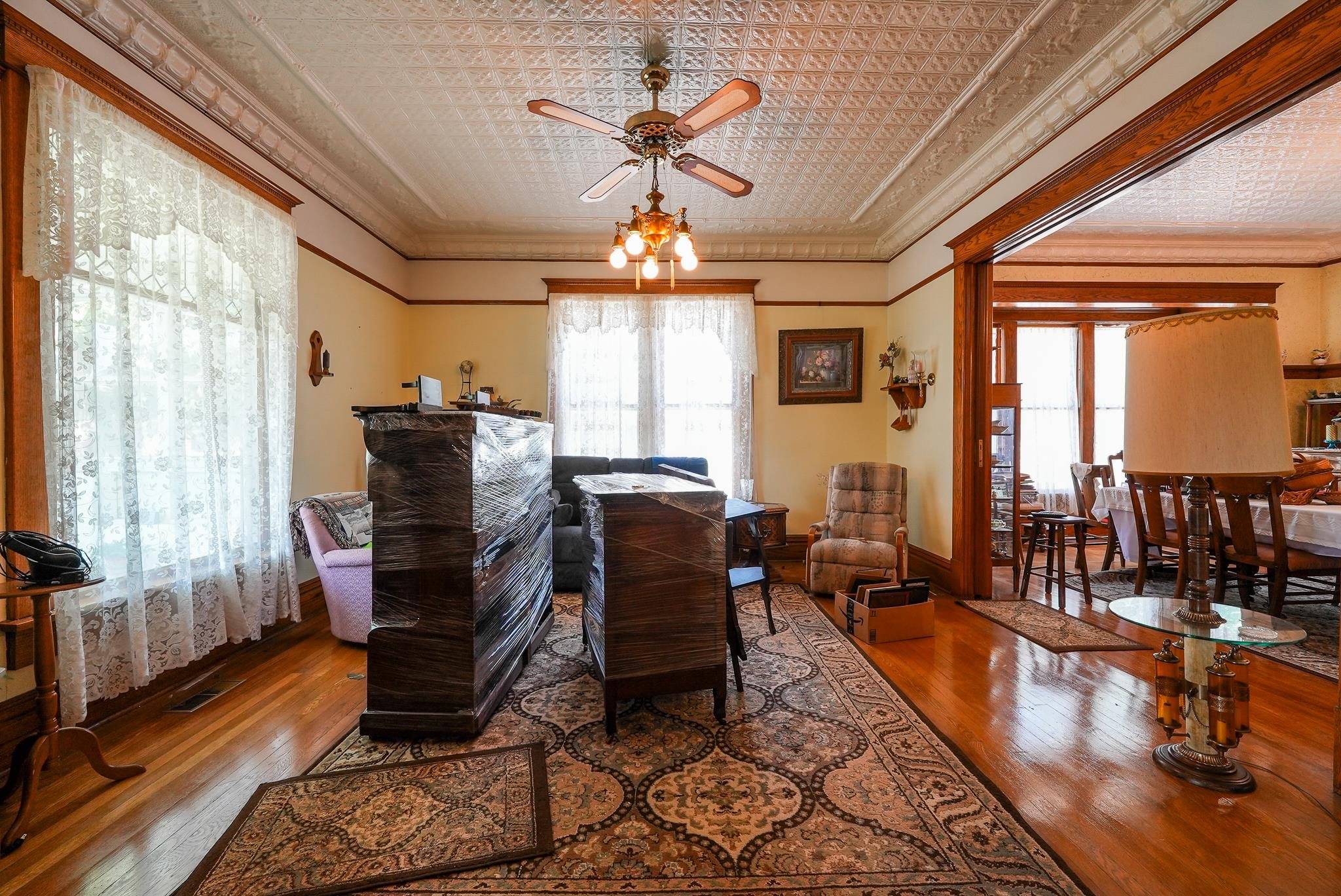 438 E Main St, Mount Hope, KS 67108