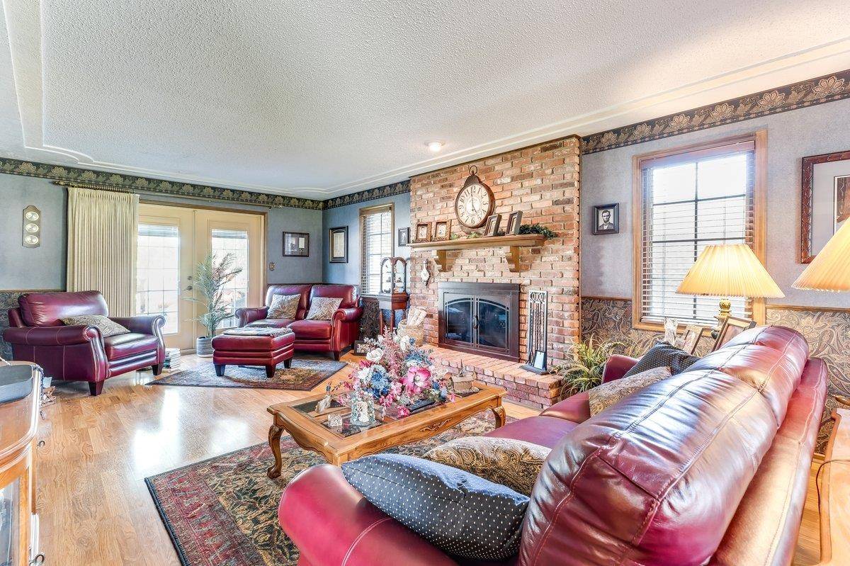 4604 Sequoia St, Hutchinson, KS 67502