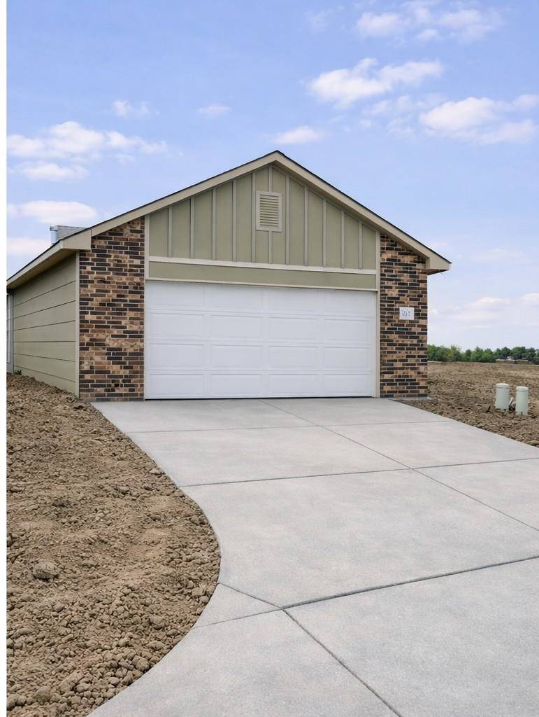 5165 N Sweetwater Road, Maize, KS 67101