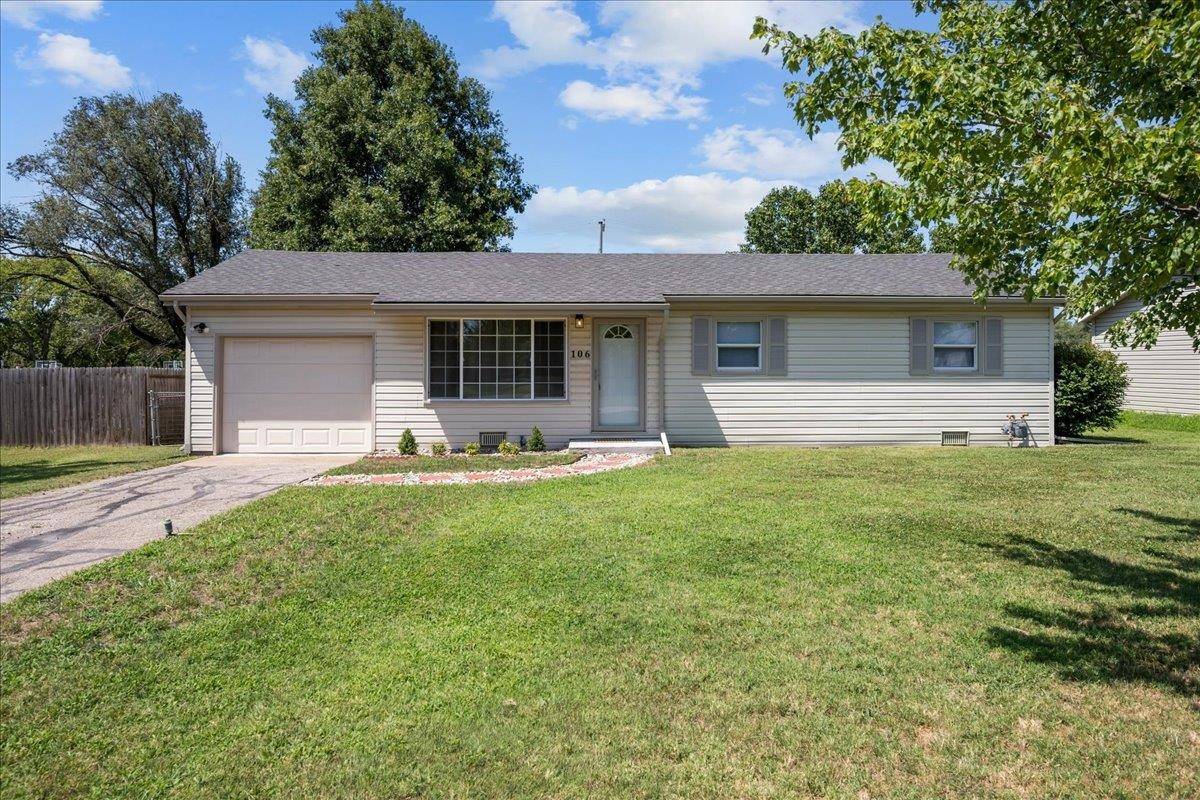106 W Lewis St, Udall, KS 67146