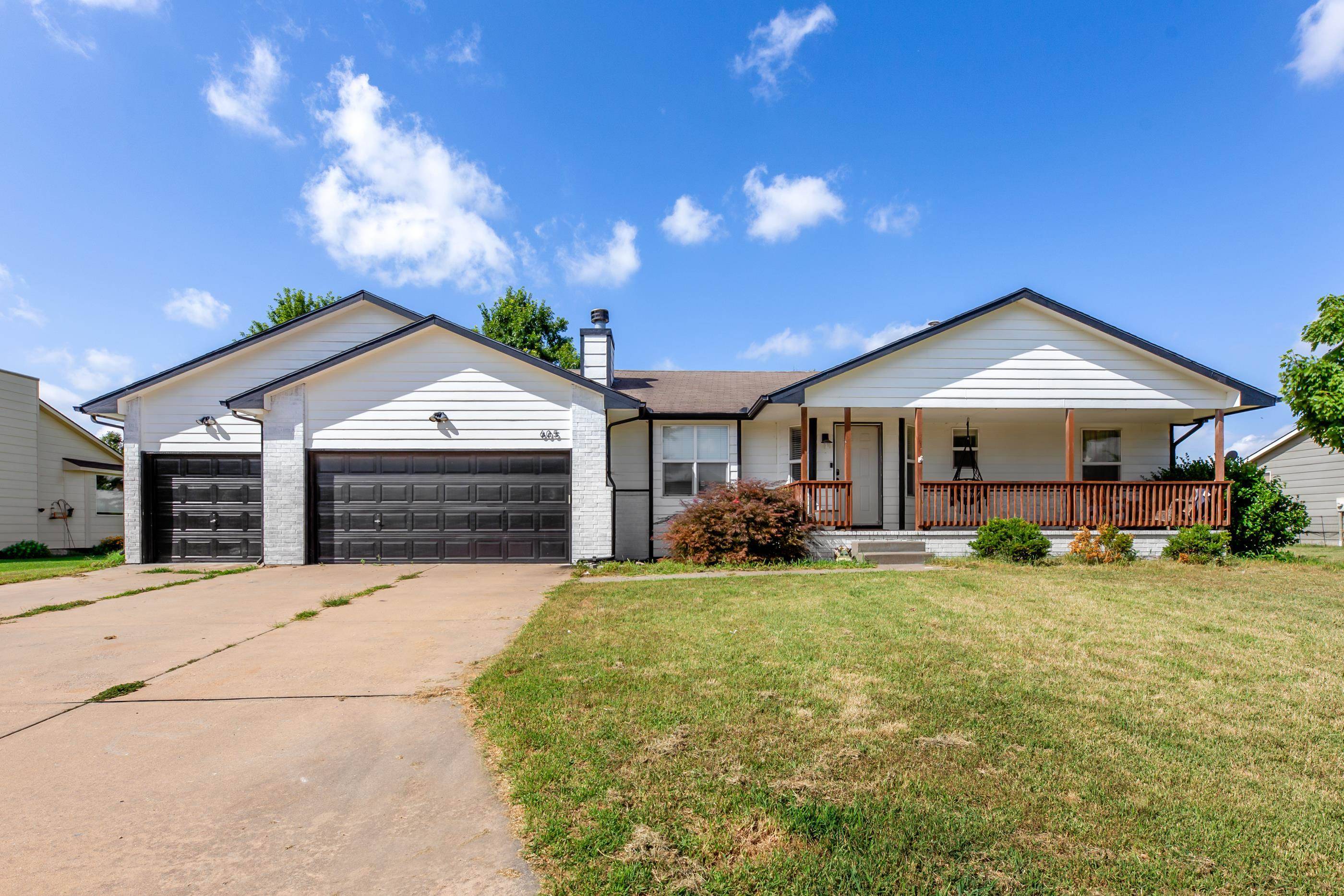 605 Clover Ln., Hesston, KS 67062