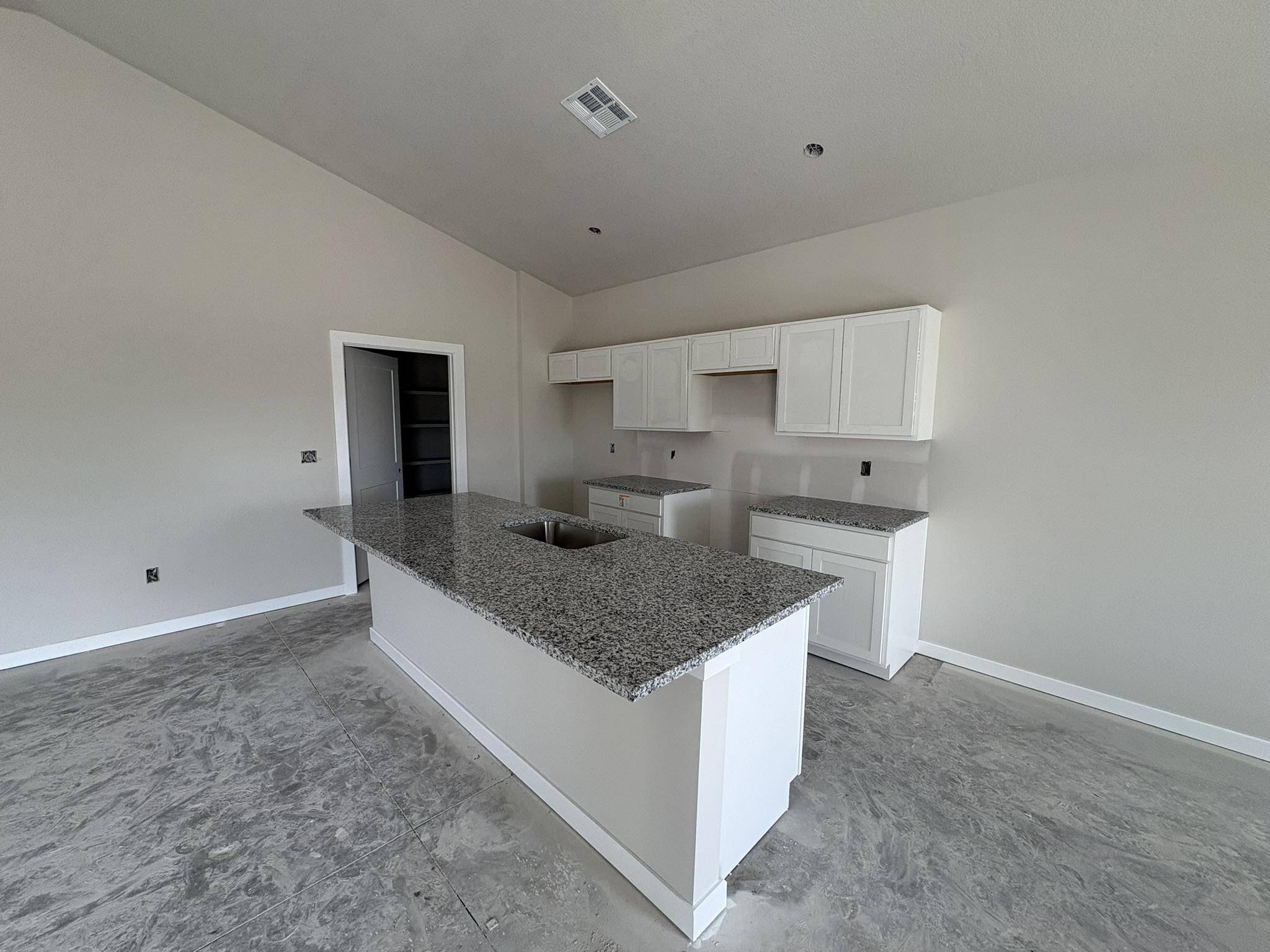 5651 Plumthicket St, Bel Aire, KS 67226