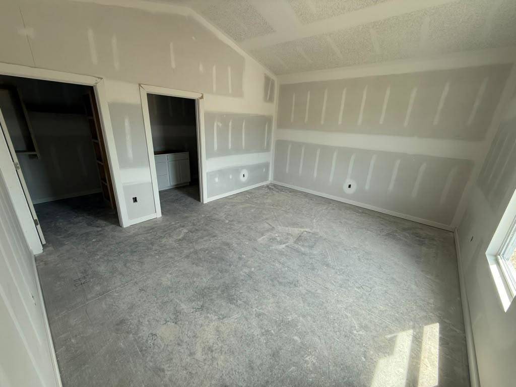 5701 Plumthicket St, Bel Aire, KS 67226