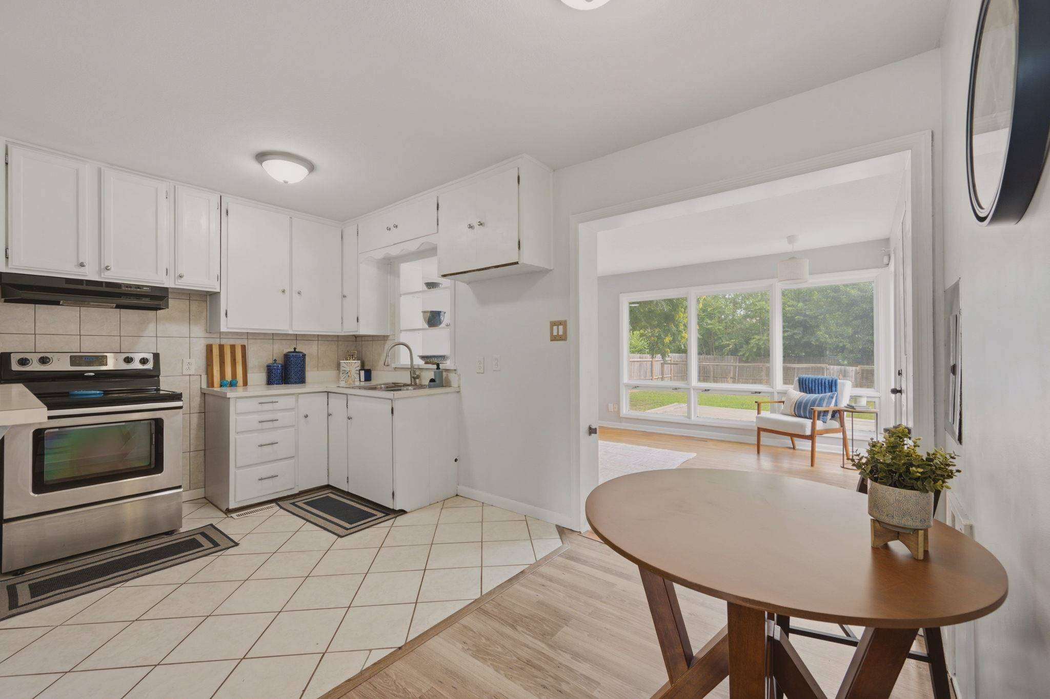 520 W Blake St, Wichita, KS 67213