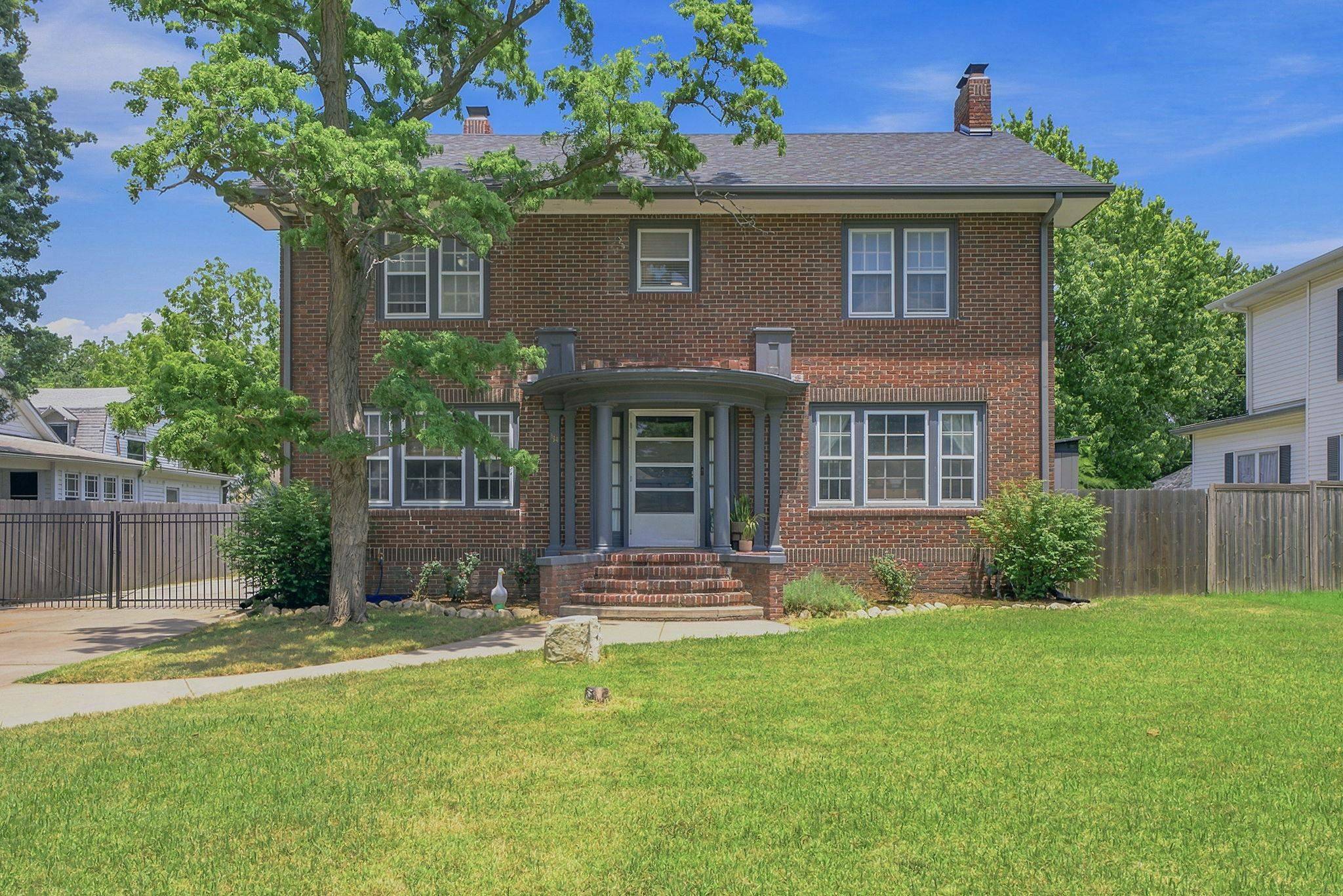 314 E 2nd St, Newton, KS 67114