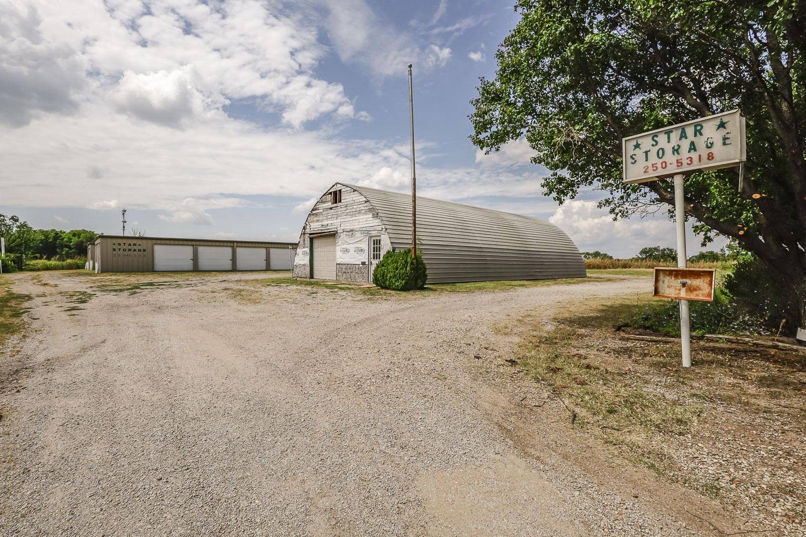 201 W Silknitter, Rose Hill, KS 67133