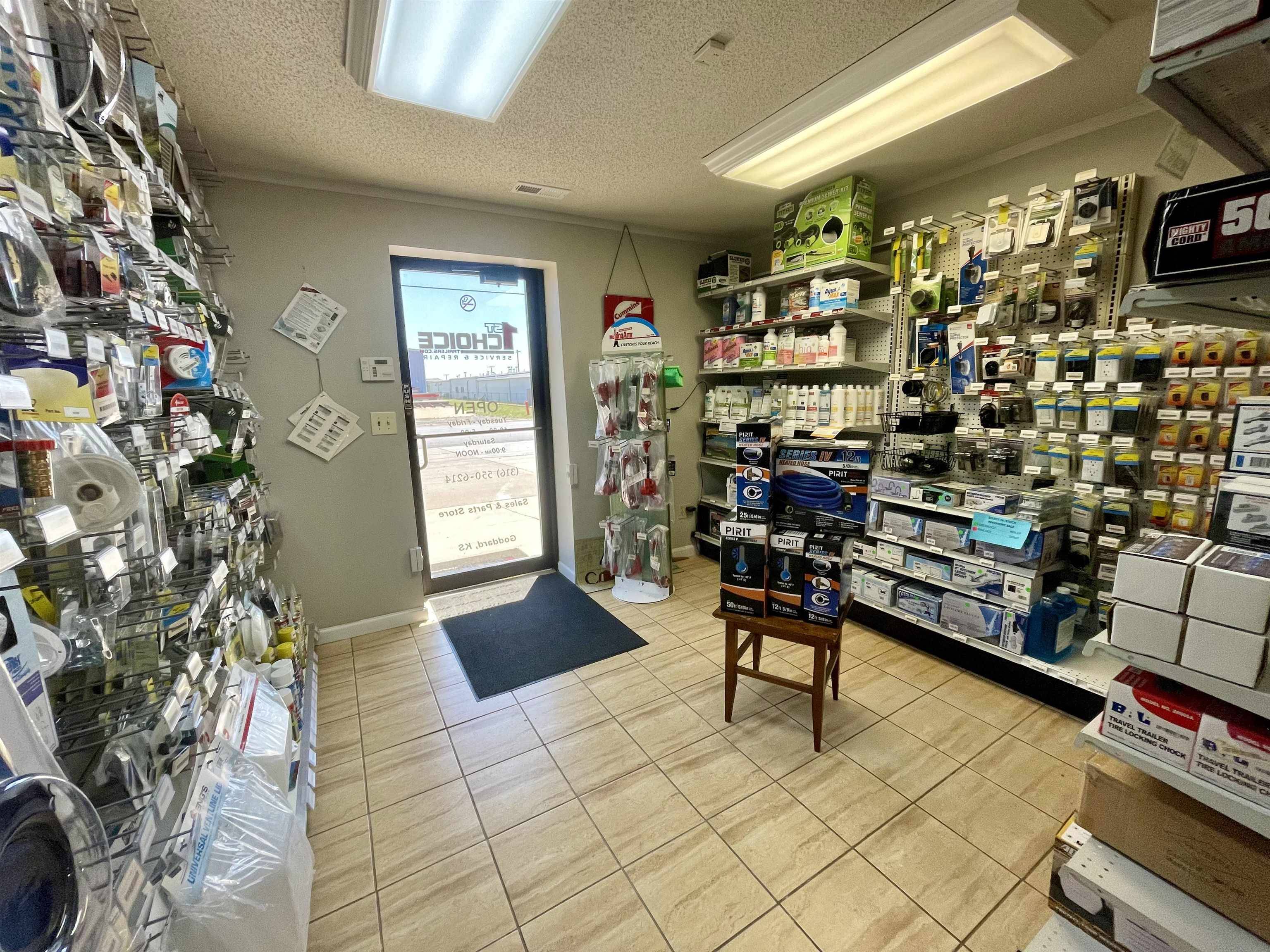 402 E Industrial St, Goddard, KS 67052