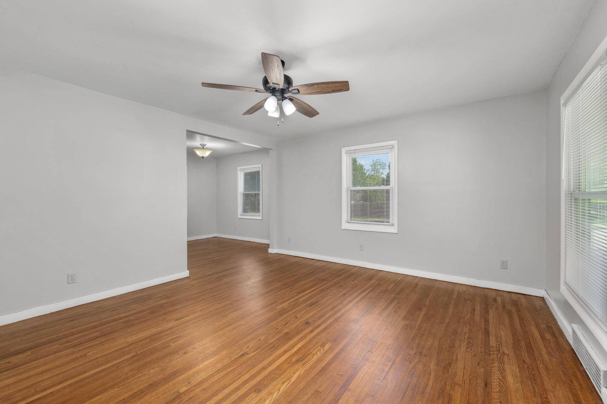 903 S RUTAN, Wichita, KS 67218