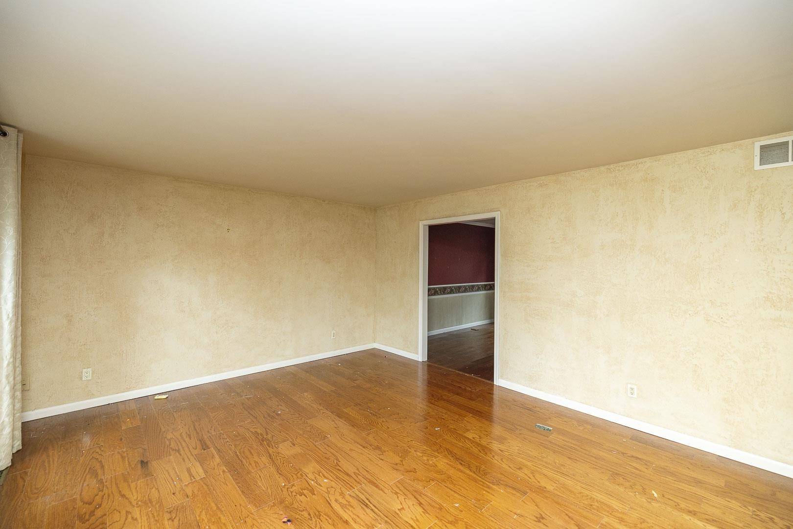 301 S Cardington, Wichita, KS 67209